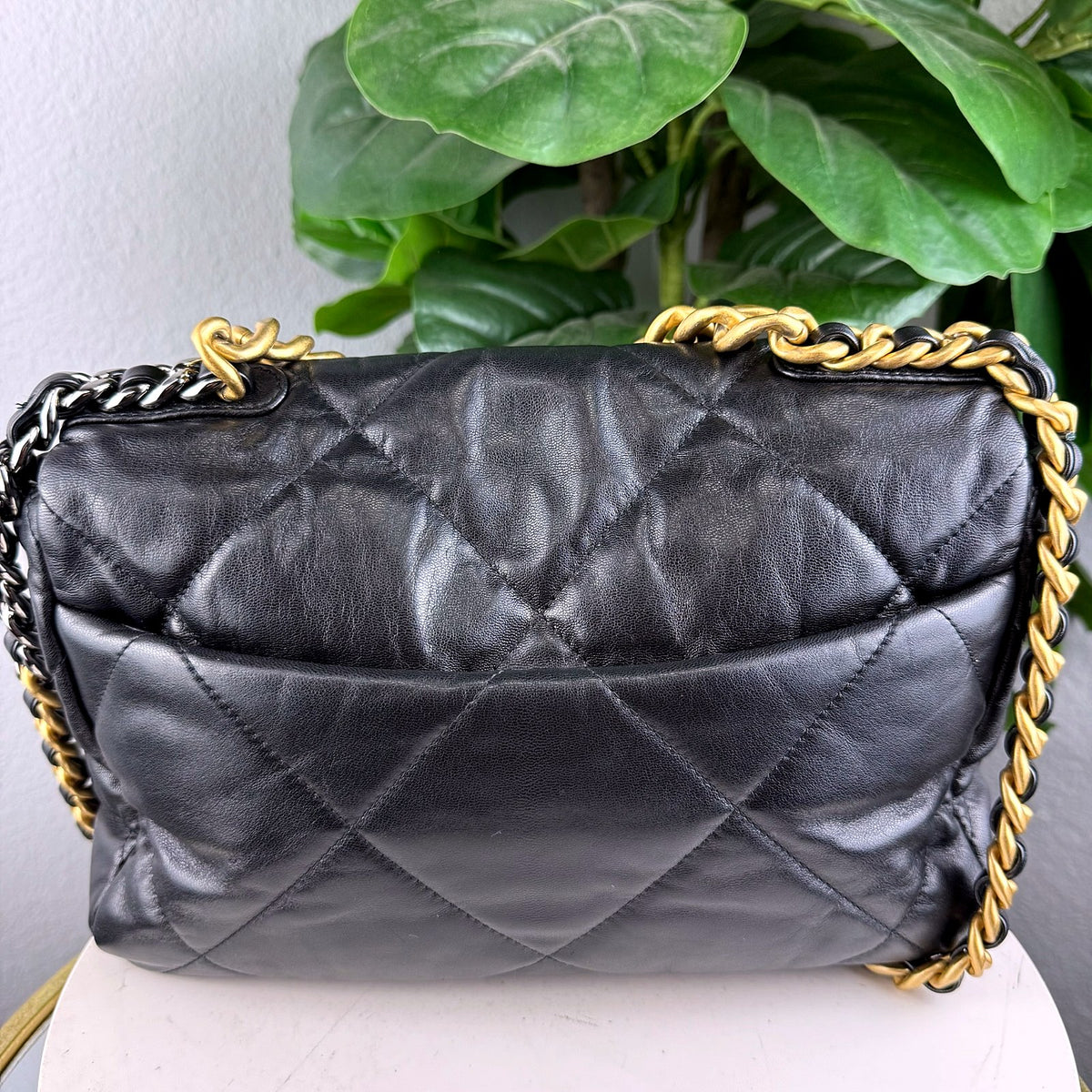 Authentic Chanel 19 Flap Bag Black Quilted Lambskin Gold Hardware - 02_photo.jpg