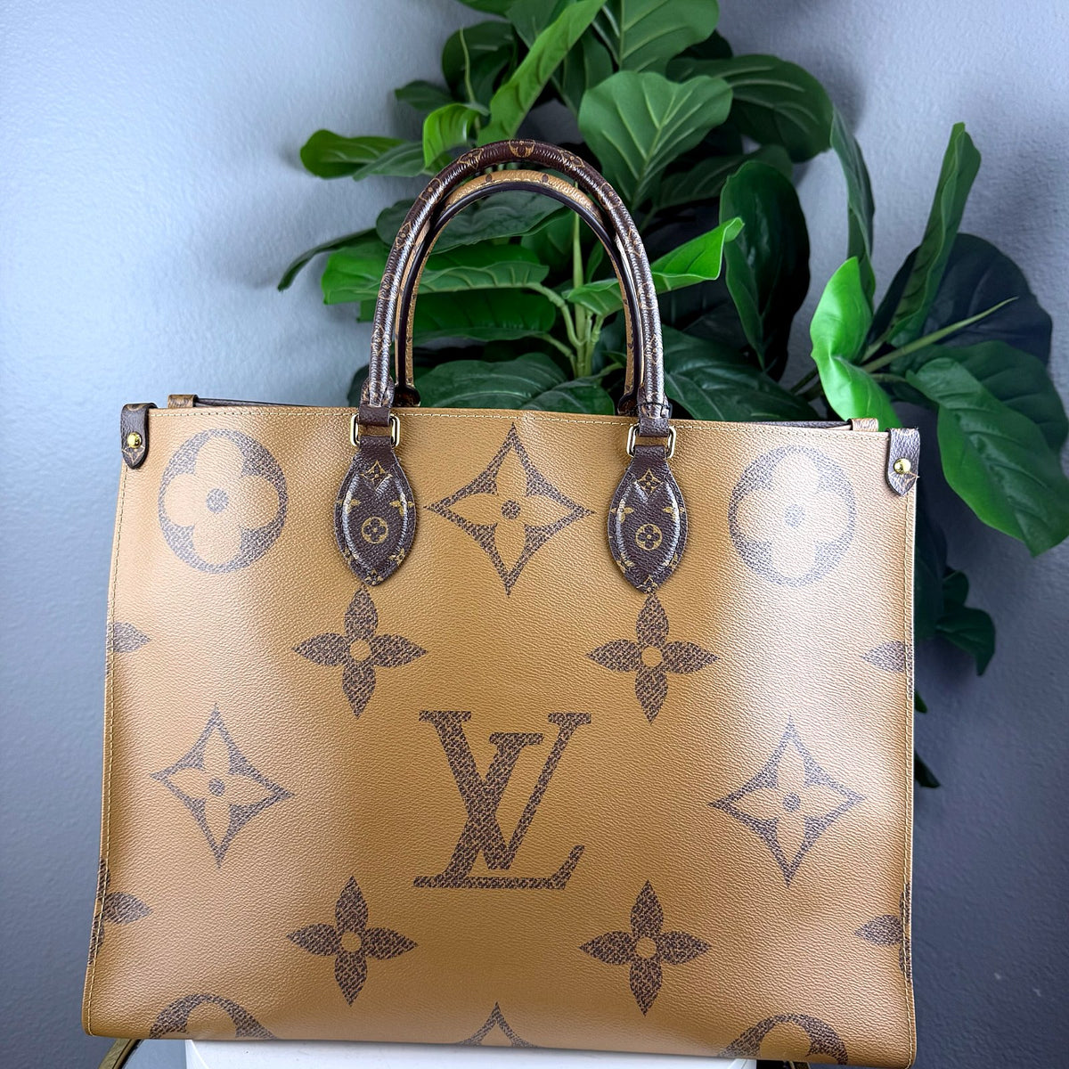 Authentic Louis Vuitton Onthego GM Giant Monogram Tote Bag - 02_photo.jpg