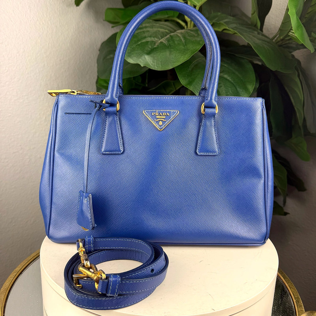 Authentic Prada Saffiano Lux Medium Double Zip Tote Blue - 02_photo.jpg