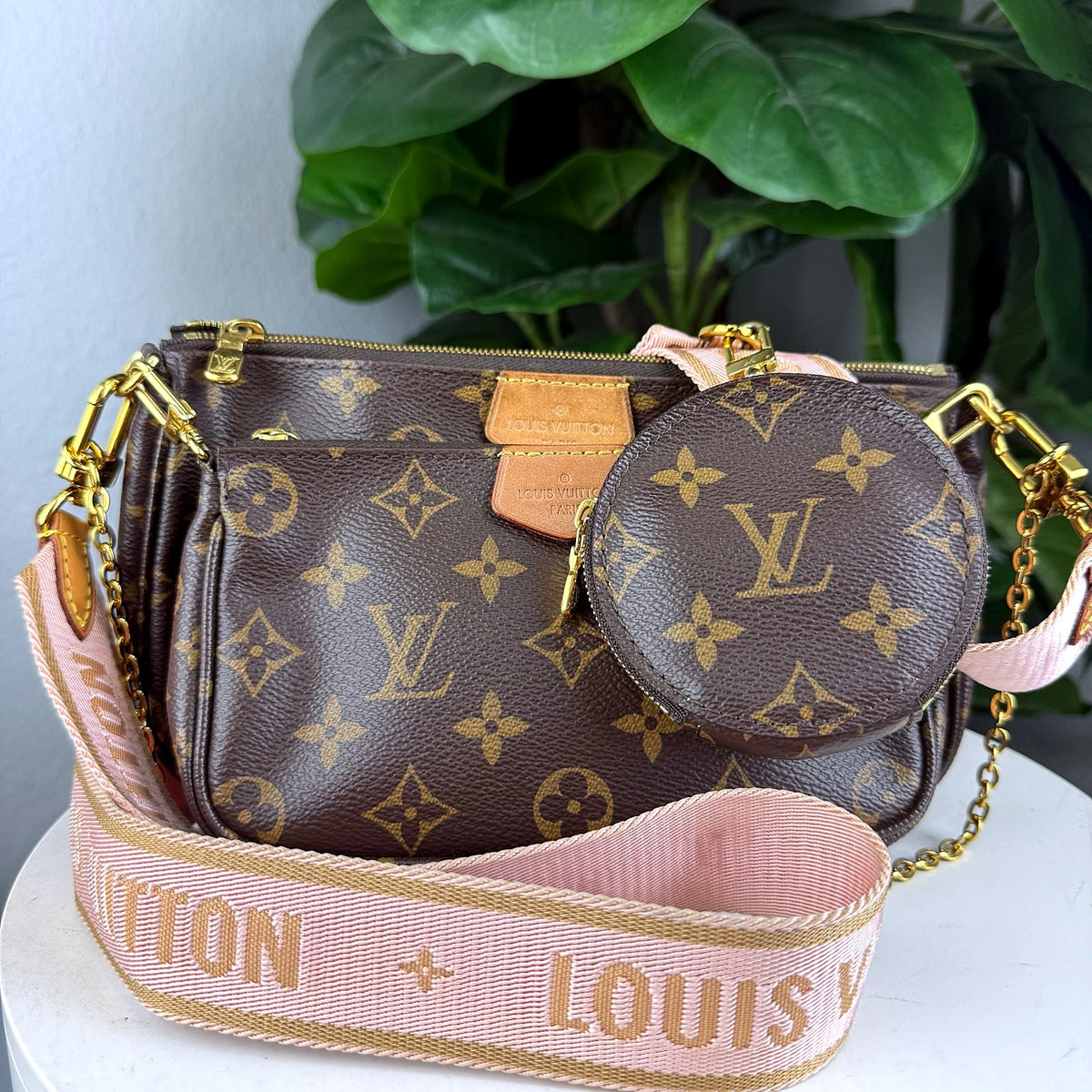 Authentic Louis Vuitton Multi Pochette Accessoires Monogram Canvas Pink Strap - 01_photo.jpg
