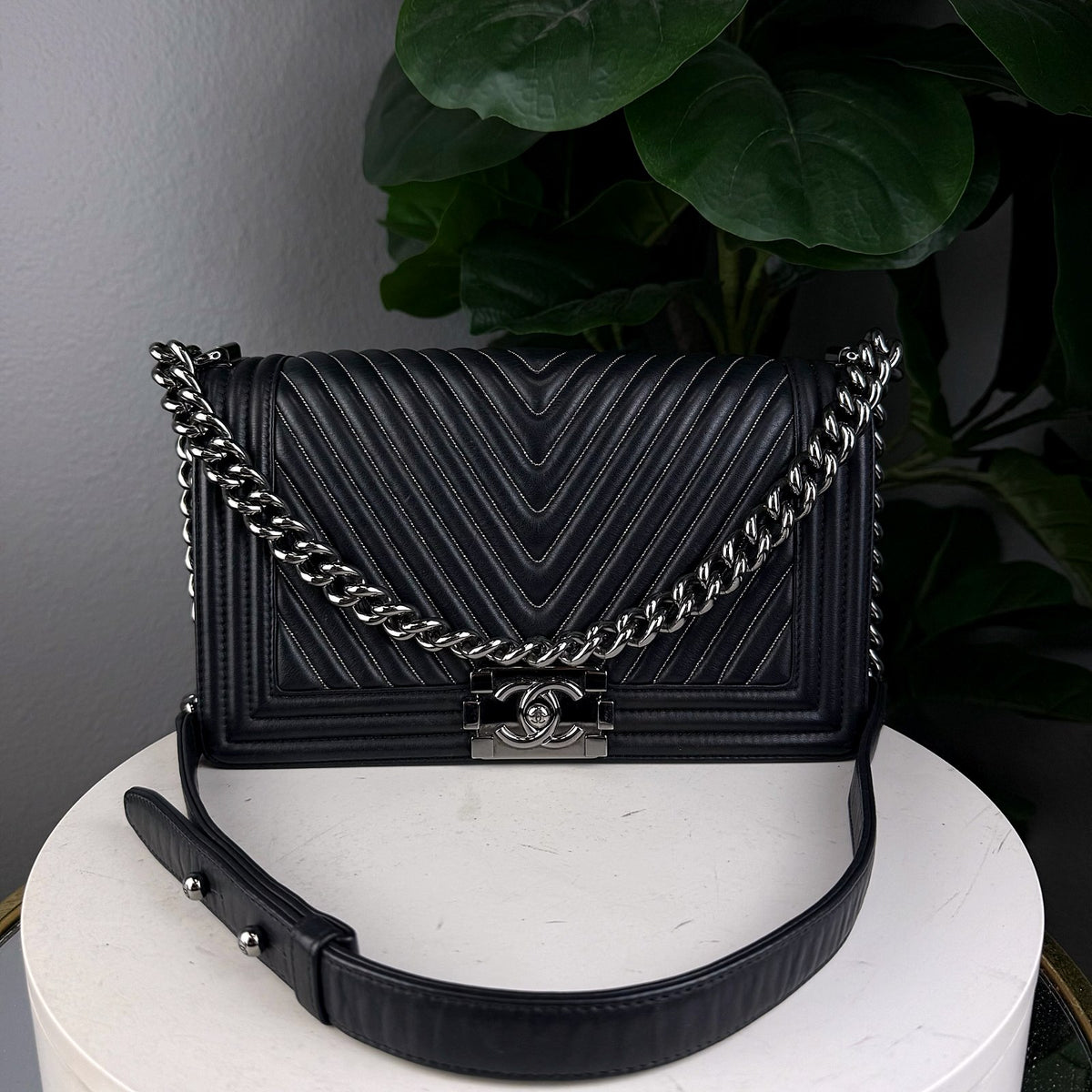 Authentic Chanel Boy Bag Chevron Medium Black Calfskin Silver Hardware - 01_photo.jpg