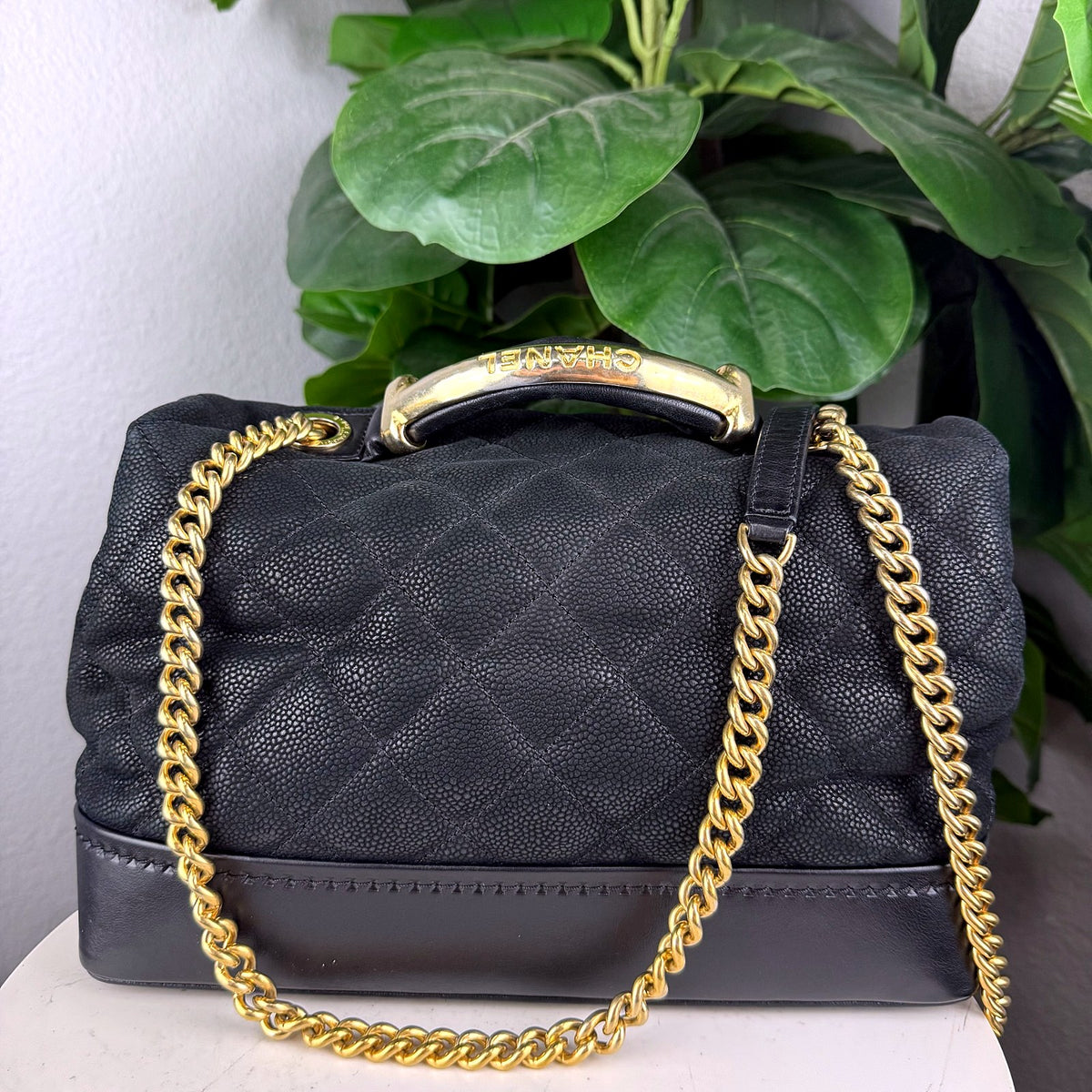 Authentic Chanel Caviar Medium Classic Flap Bag Black Gold Hardware - 03_photo.jpg
