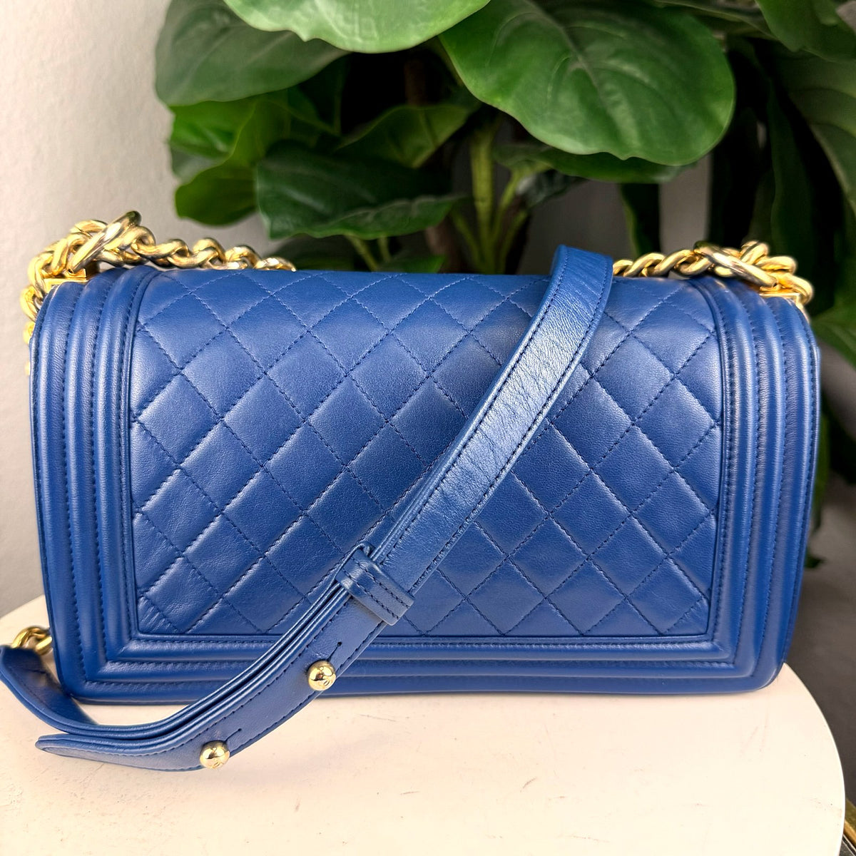 Authentic Chanel Boy Medium Blue Quilted Lambskin Flap Bag Gold Hardware - 02_photo.jpg