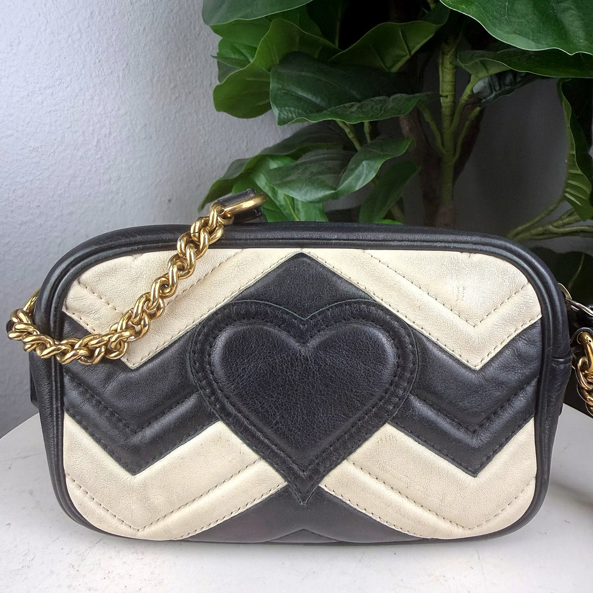 Authentic Gucci GG Marmont Small Matelassé Camera Bag Black White - 02_photo.jpg