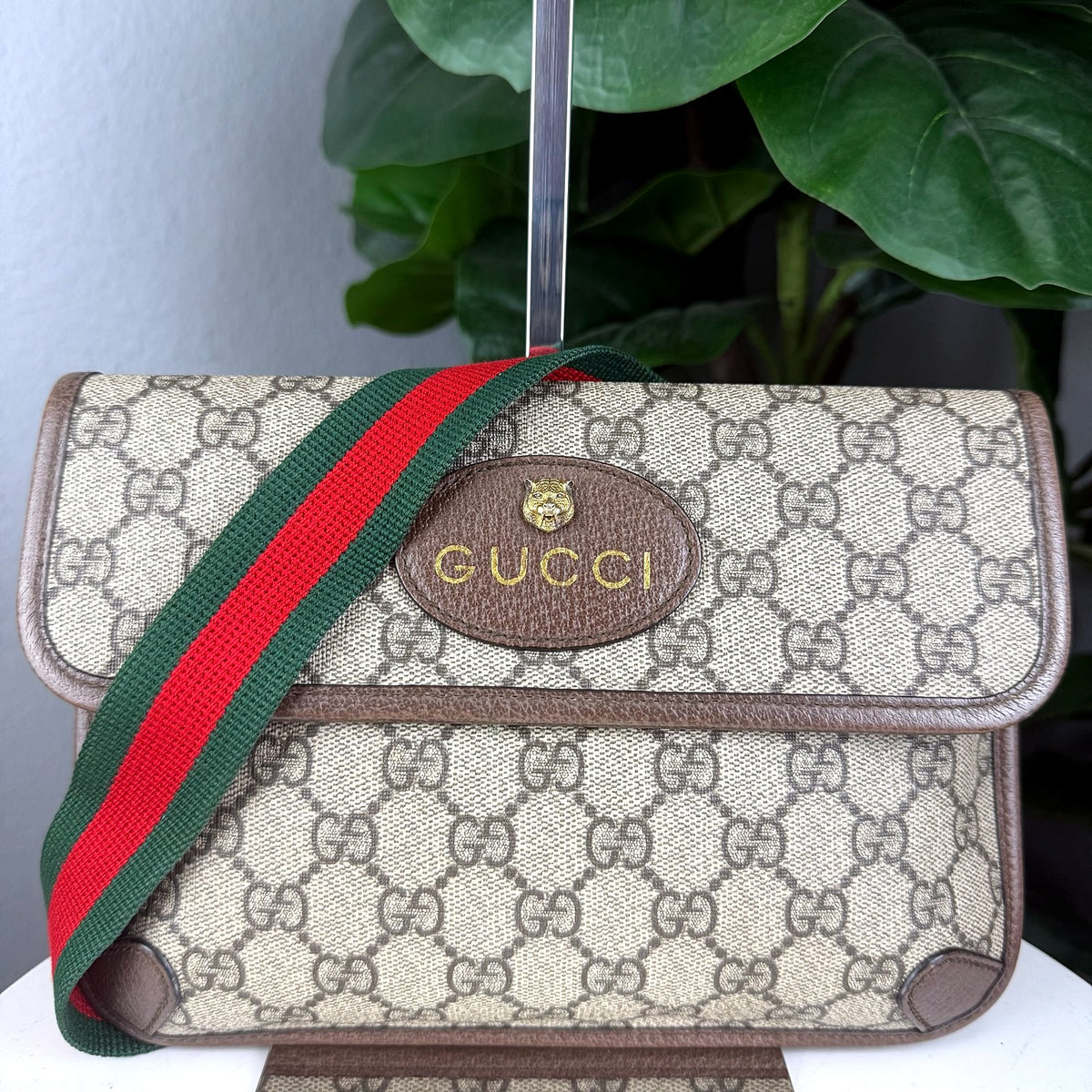 Authentic Gucci Vintage GG Supreme Canvas Belt Bag Brown - 01_photo.jpg