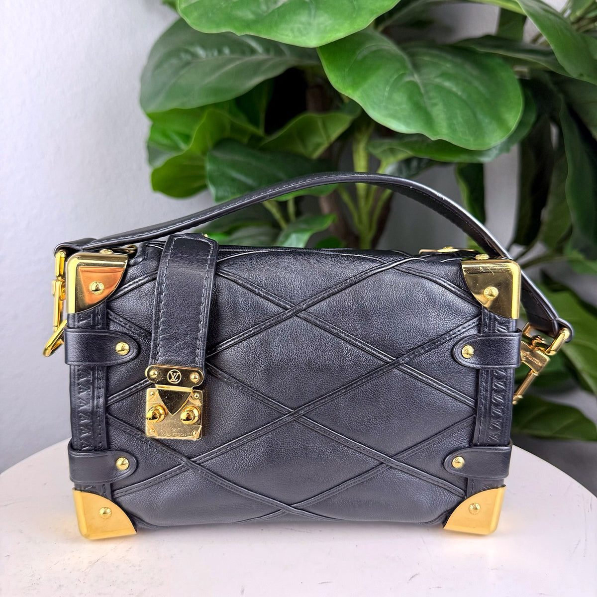 Authentic Louis Vuitton Petite Malle Black Leather Shoulder Bag Gold Hardware - 02_photo.jpg