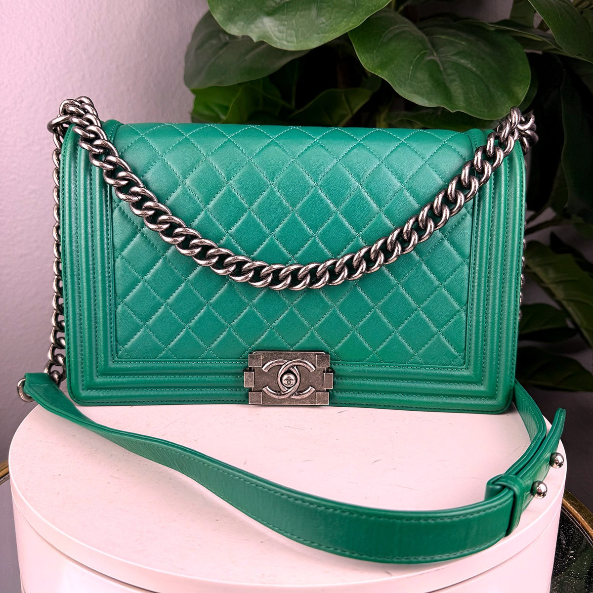Authentic Chanel Boy Medium Quilted Lambskin Flap Bag Green Silver Hardware - 01_photo.jpg