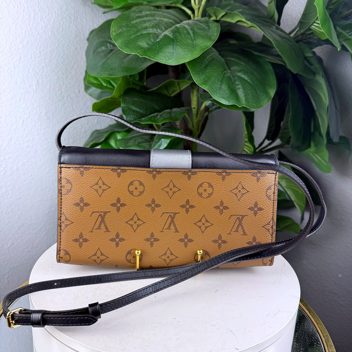 Authentic Louis Vuitton Reverse Monogram Tribal Mask Shoulder Bag - 02_photo.jpg