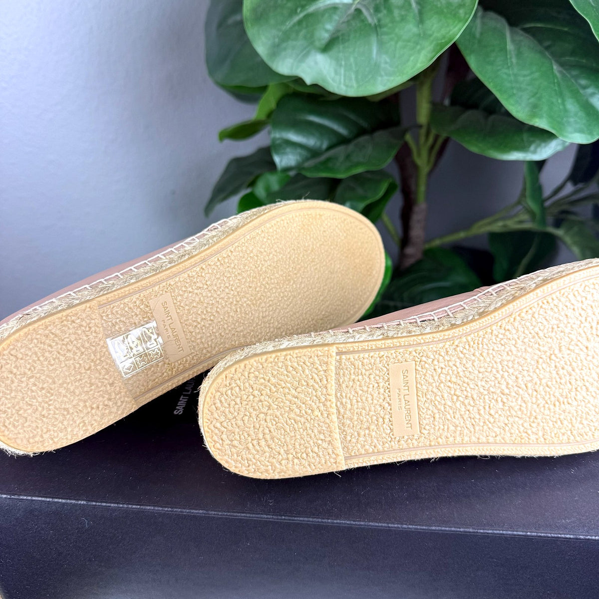 Authentic Saint Laurent YSL Nude Leather Espadrille Flats - 02_photo.jpg