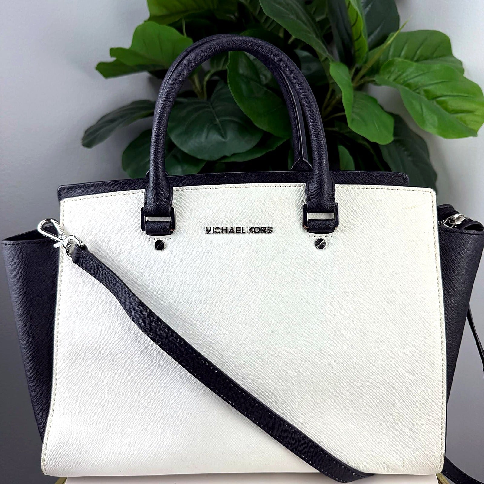 Michael Kors Selma black and white satchel front