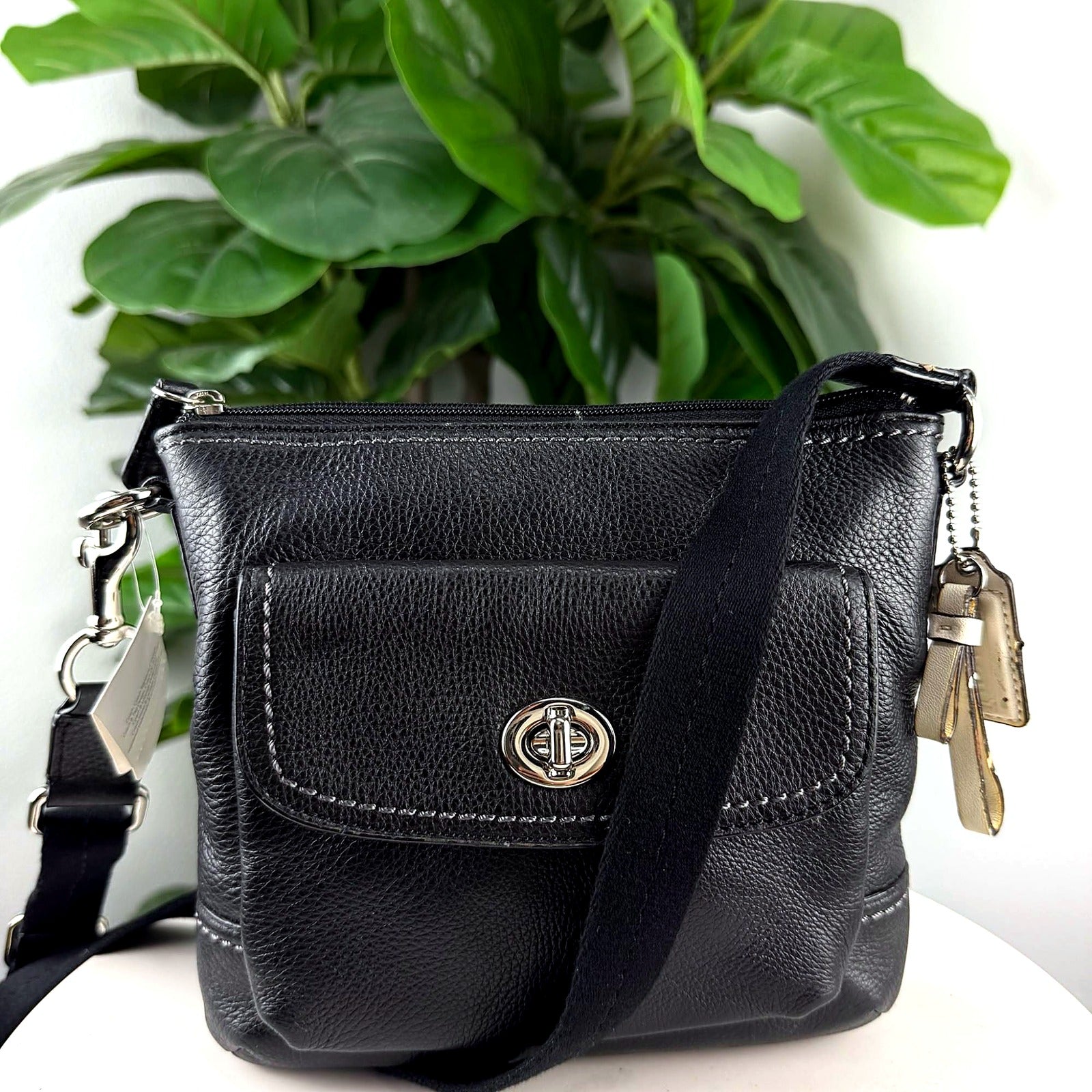 Authentic Coach Black Leather Crossbody Bag with Turnlock Pocket - front