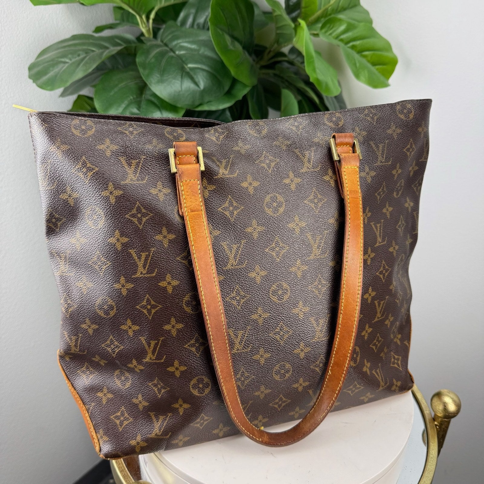 Louis Vuitton Cabas Mezzo tote - front