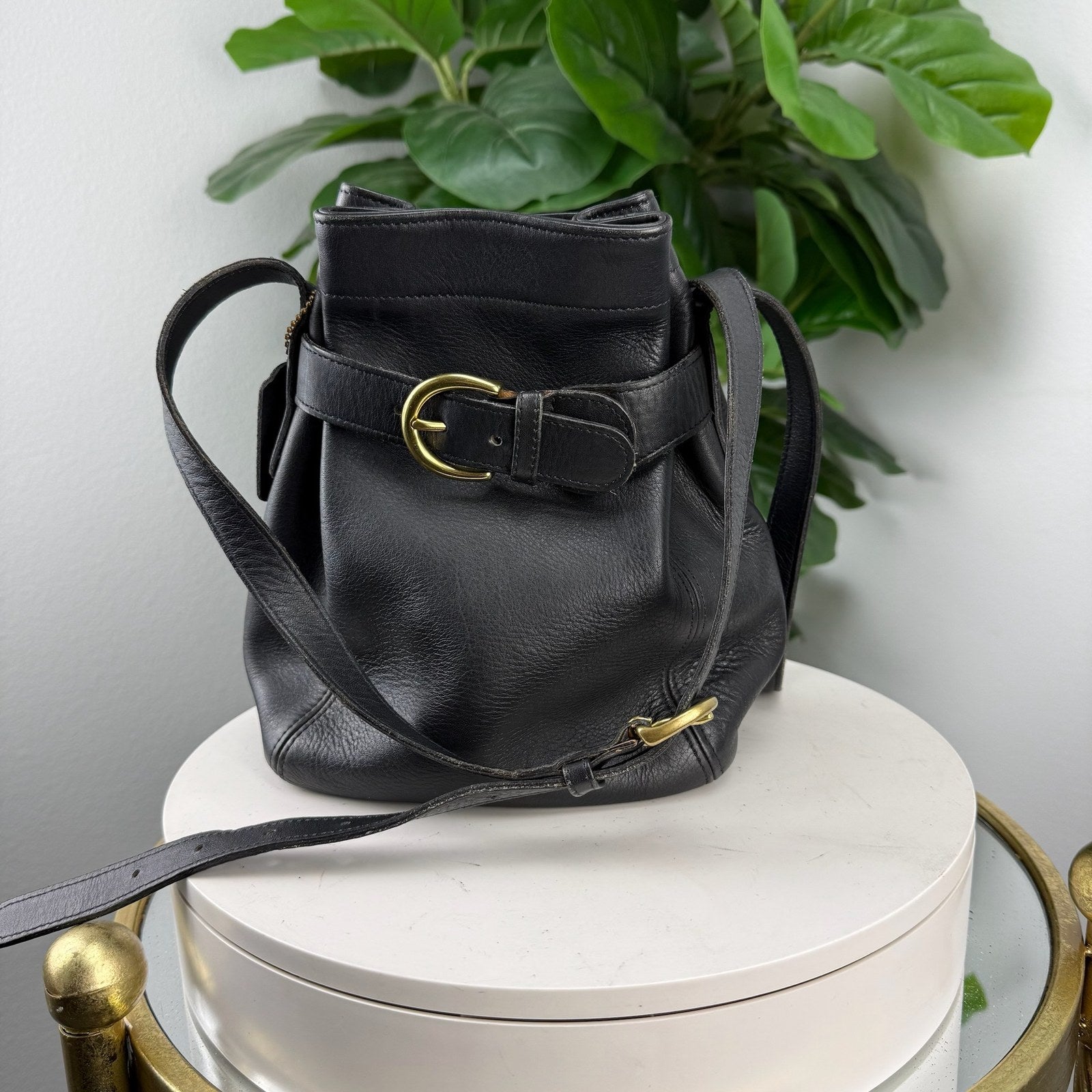 Vintage Coach black bucket bag - front
