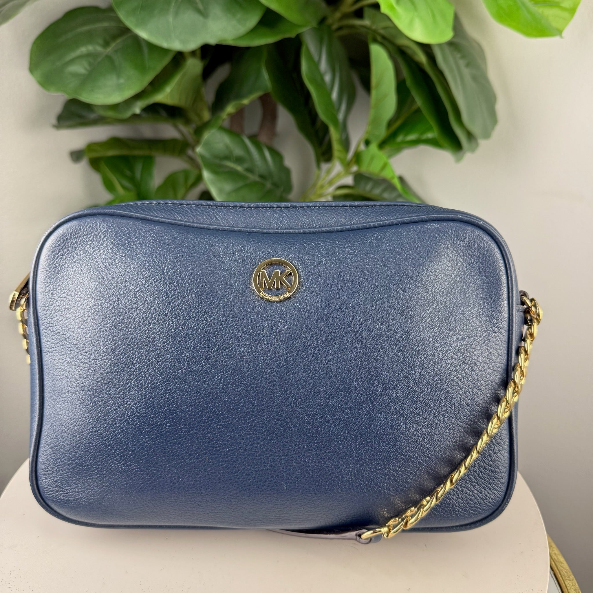 Authentic Michael Kors Jet Set Charm Small Oval Camera Crossbody Bag - front