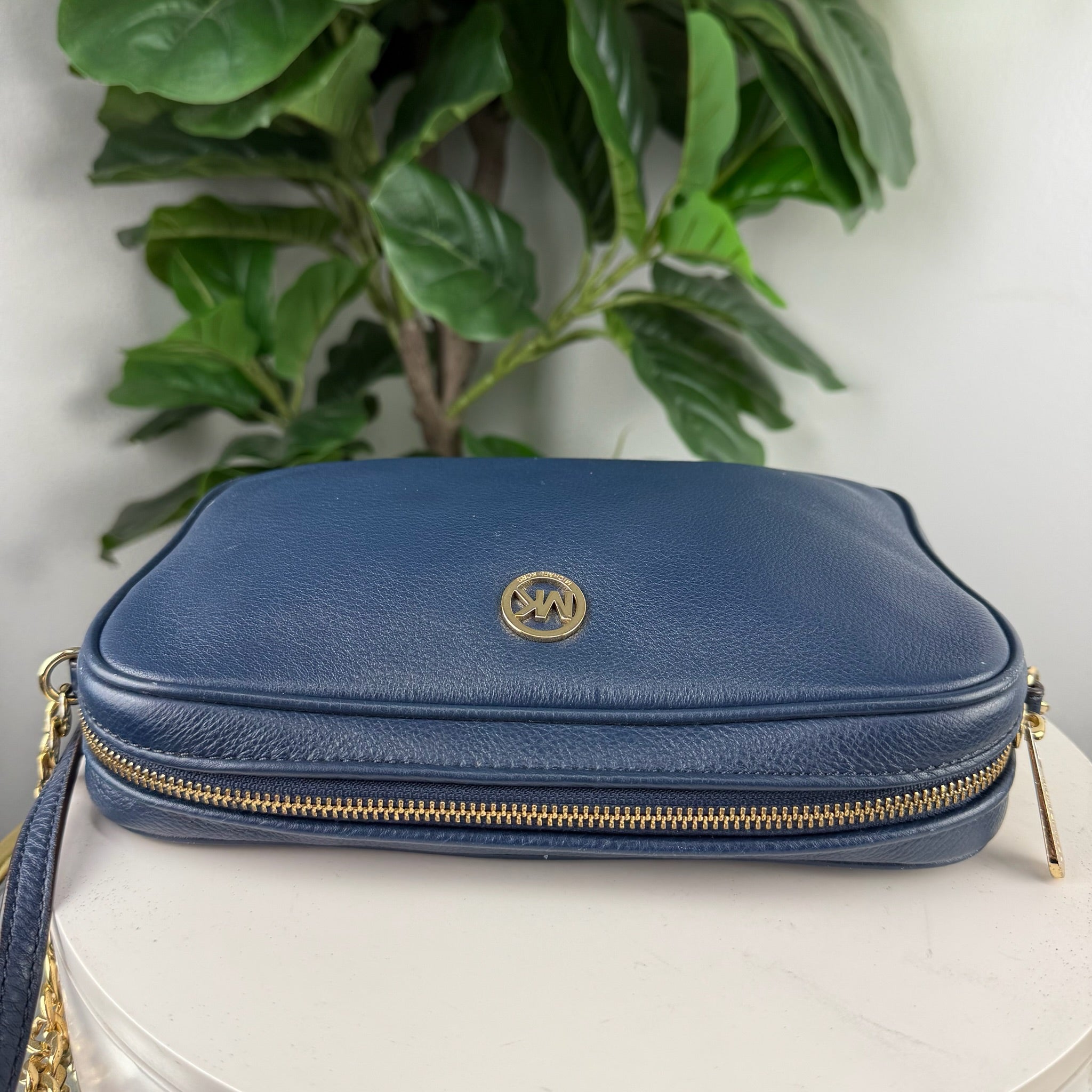 Authentic Michael Kors Jet Set Charm Small Oval Camera Crossbody Bag