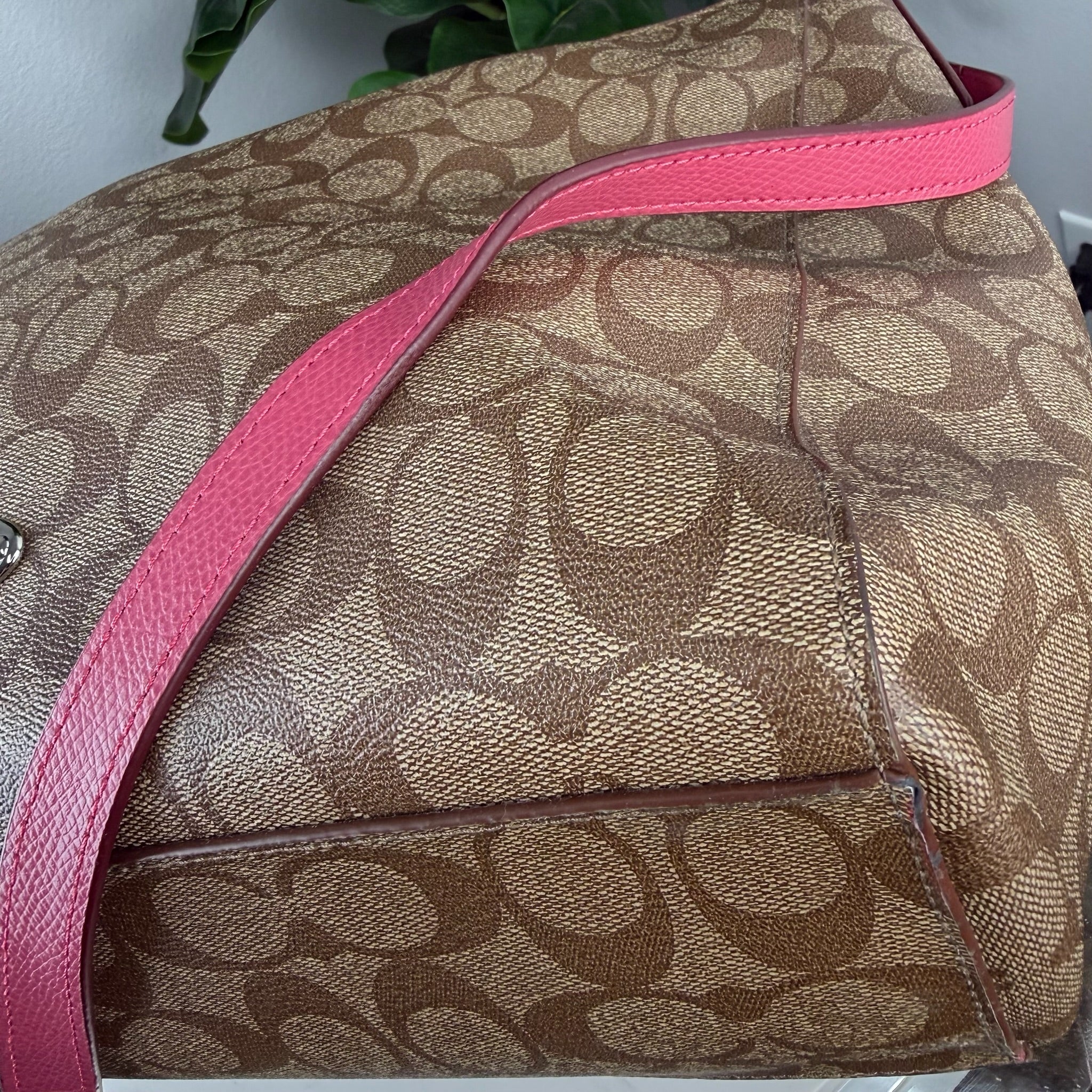 Authentic Coach Signature Canvas Hobo Bag - Khaki/Pink