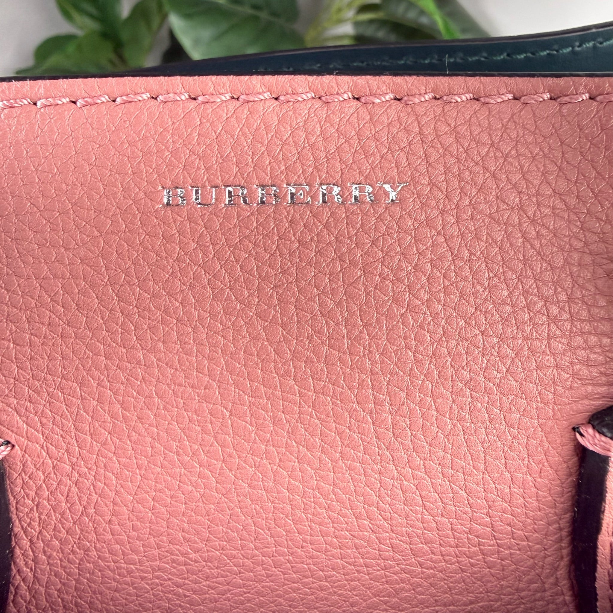 Burberry The Belt Bag Pebbled Leather - Pink