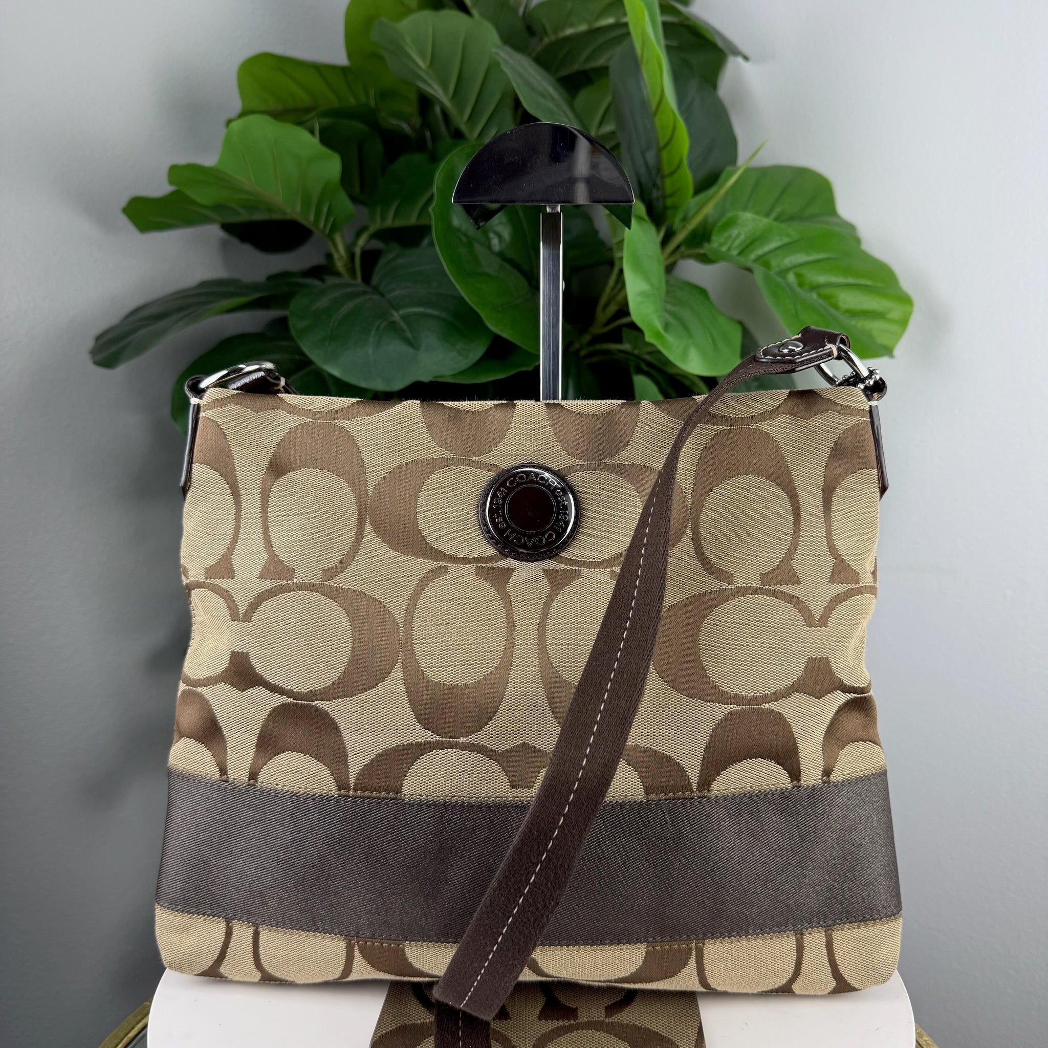 Authentic Coach Signature Canvas Swingpack Crossbody Bag - front