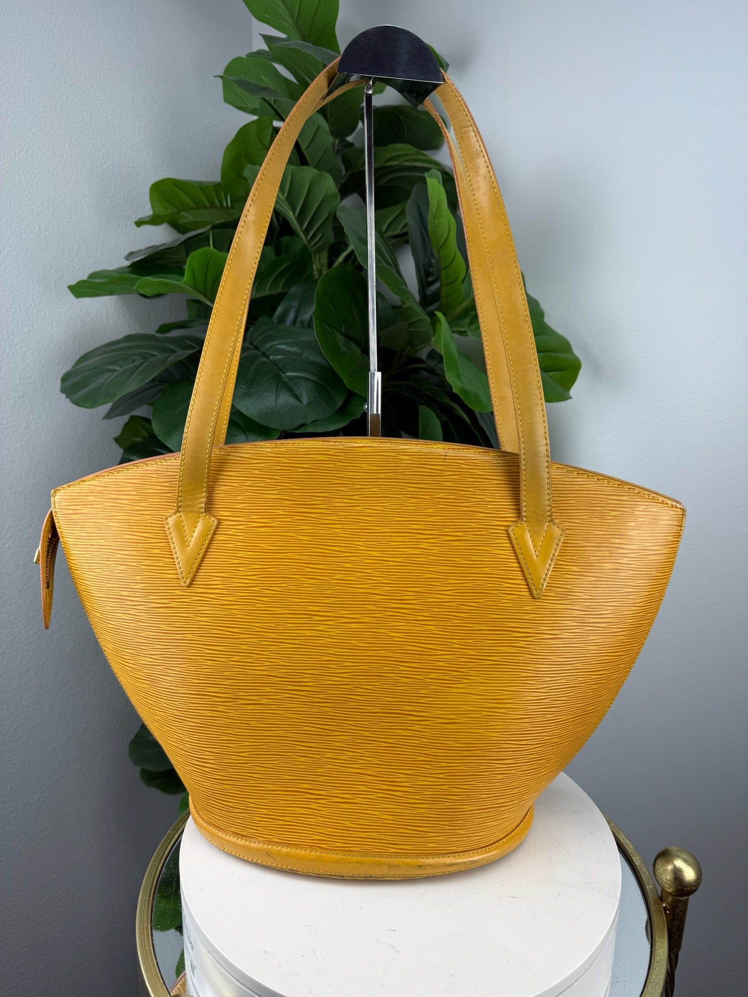 Authentic Louis Vuitton Epi Shoulder Bag - Certificate of Authenticity included