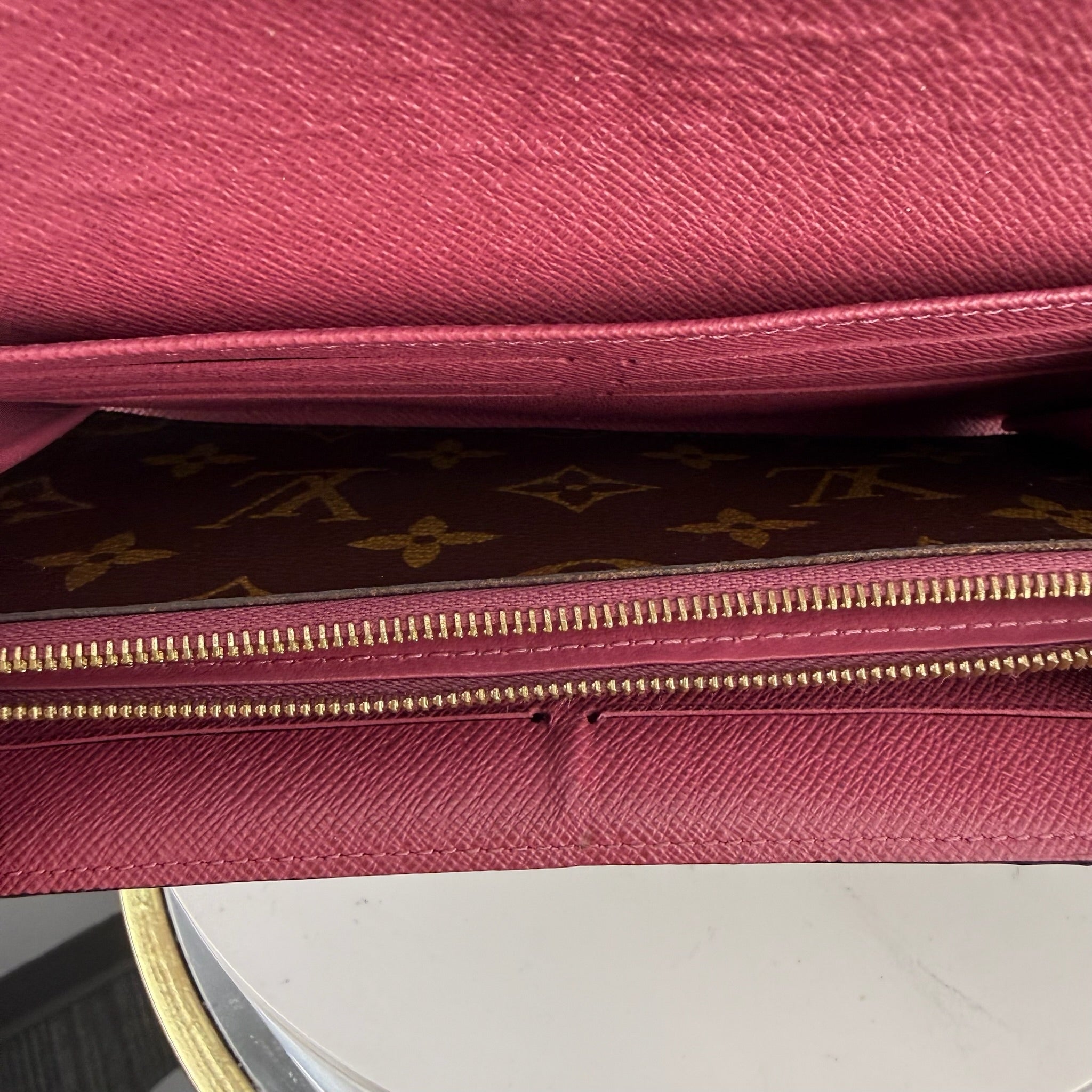 Authentic Louis Vuitton Sarah Retiro Wallet