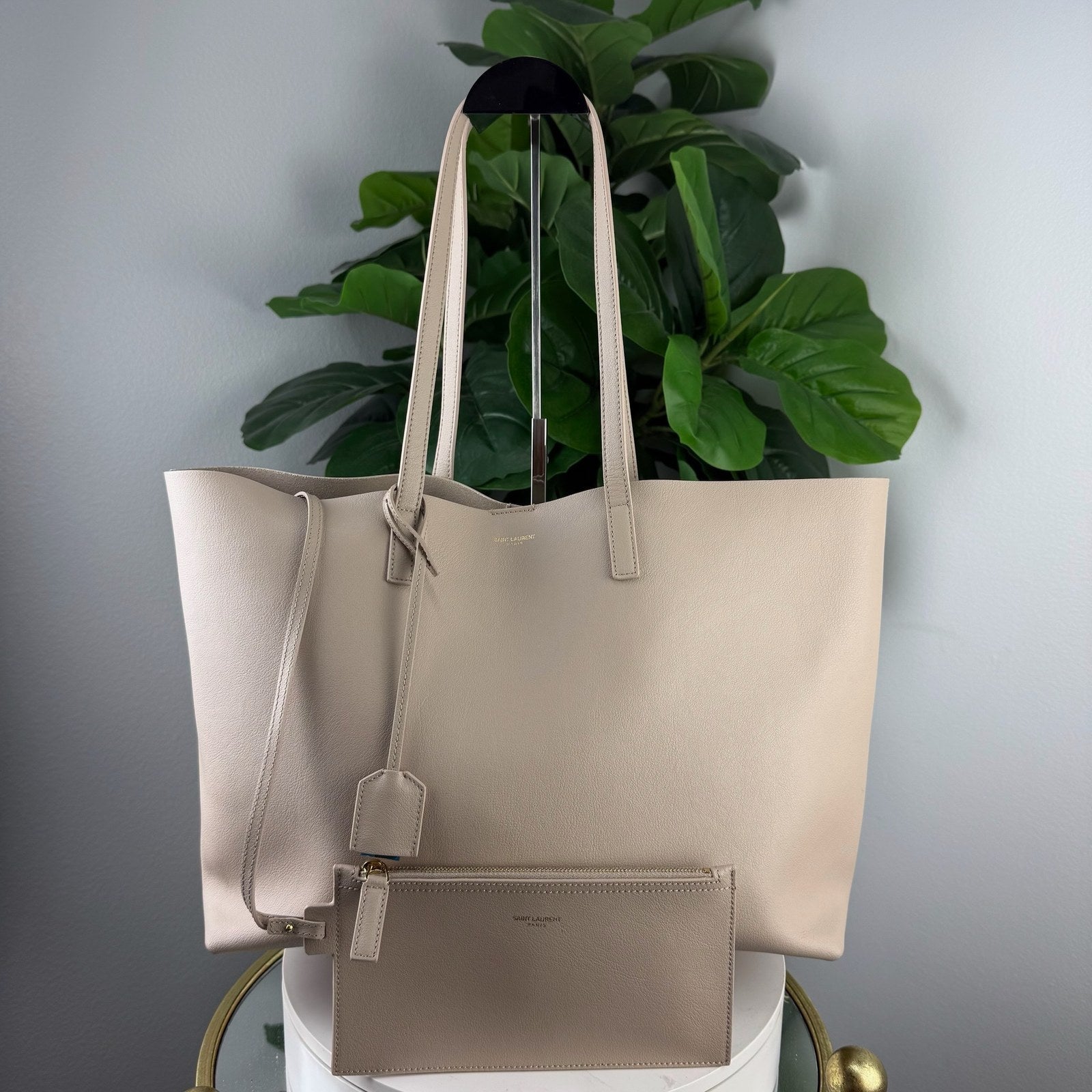 Saint Laurent shopping tote with pouch - front
