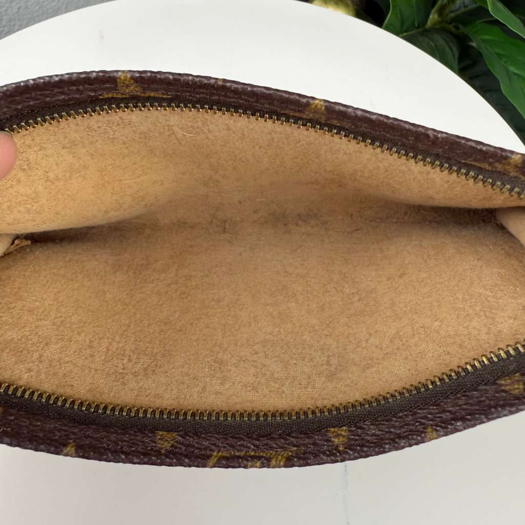 Authentic Louis Vuitton Monogram Pouch Wallet