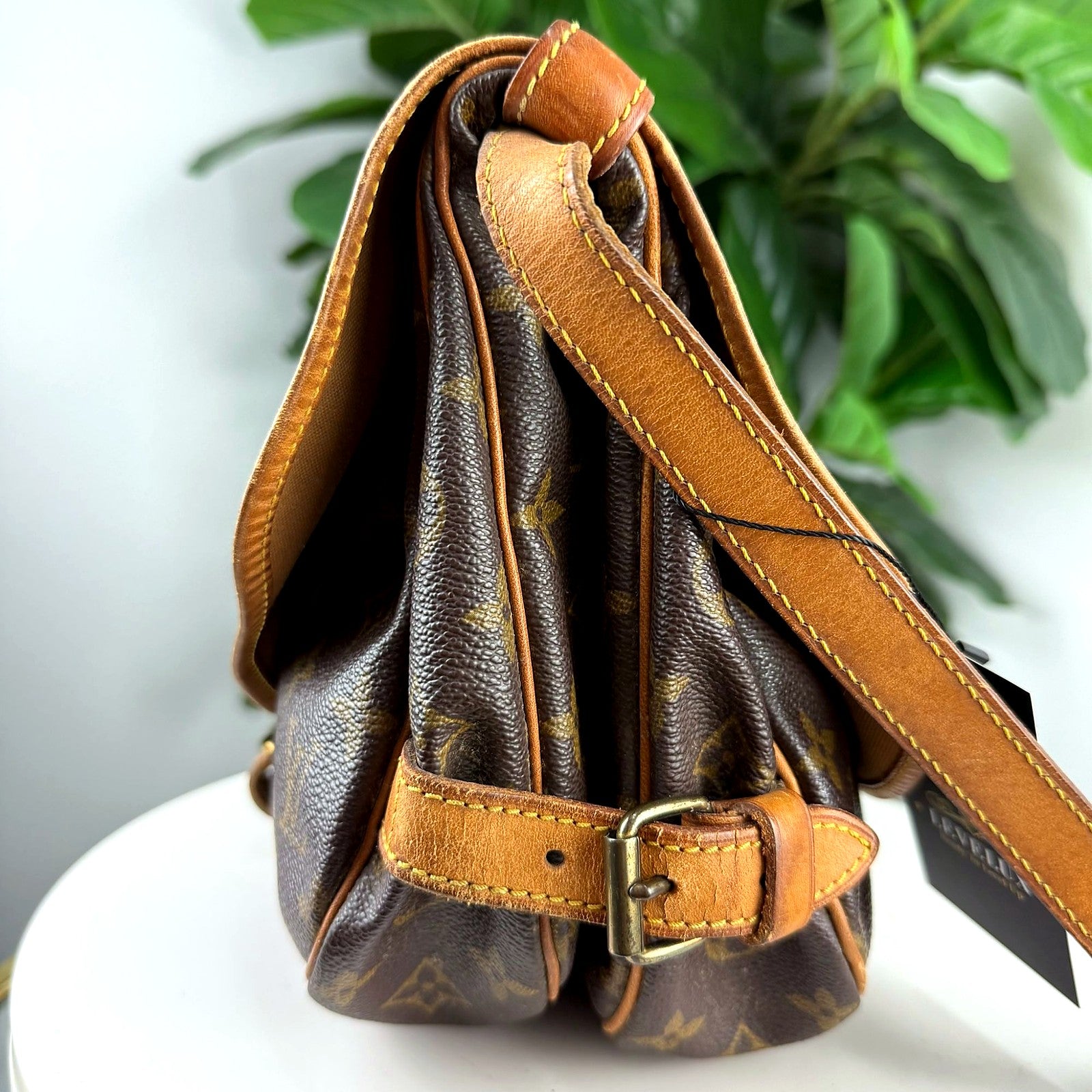 Authentic Louis Vuitton Saumur Messenger side