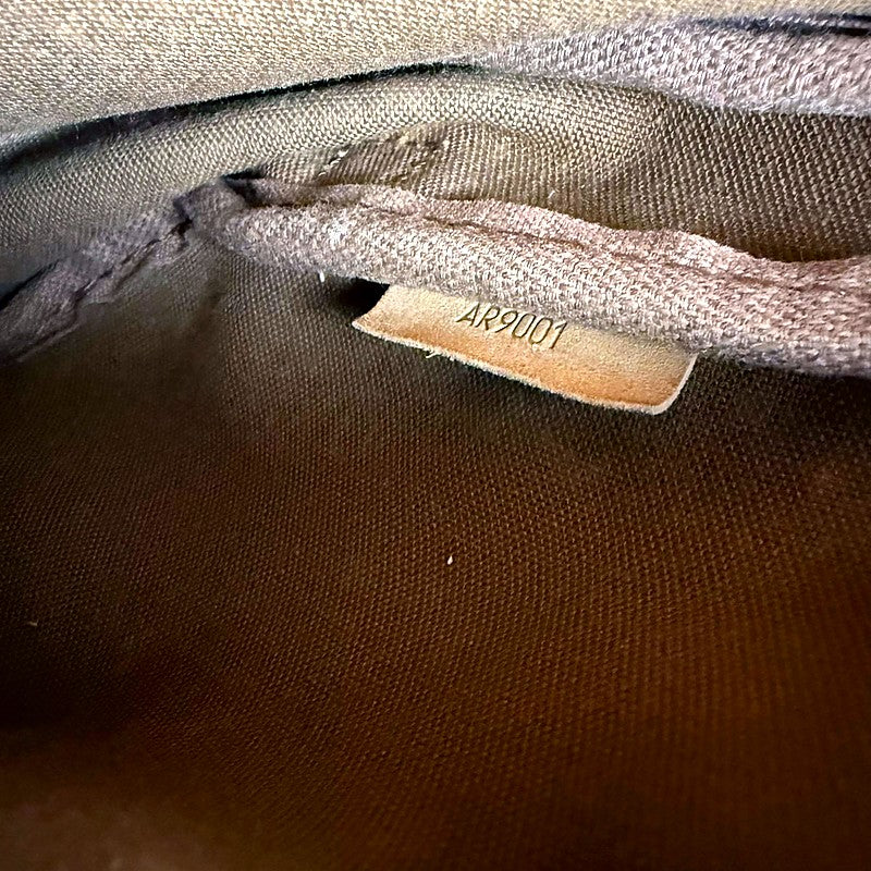Authentic Louis Vuitton Saumur Messenger serial code AR9001