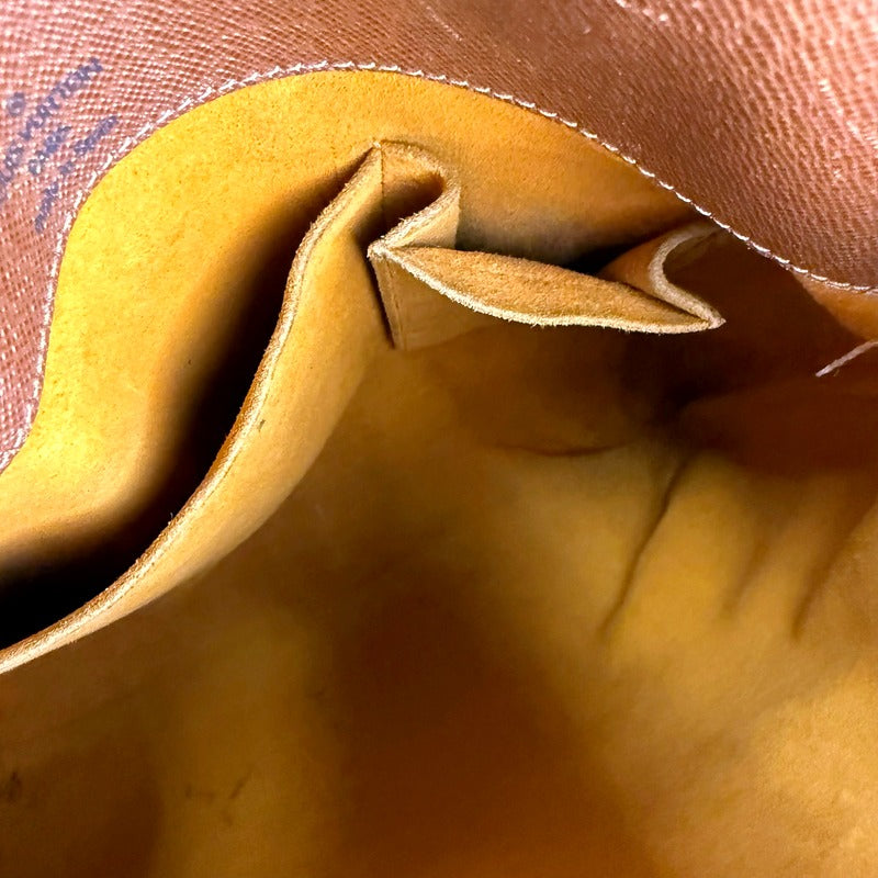 Louis Vuitton Musette Salsa - interior construction detail
