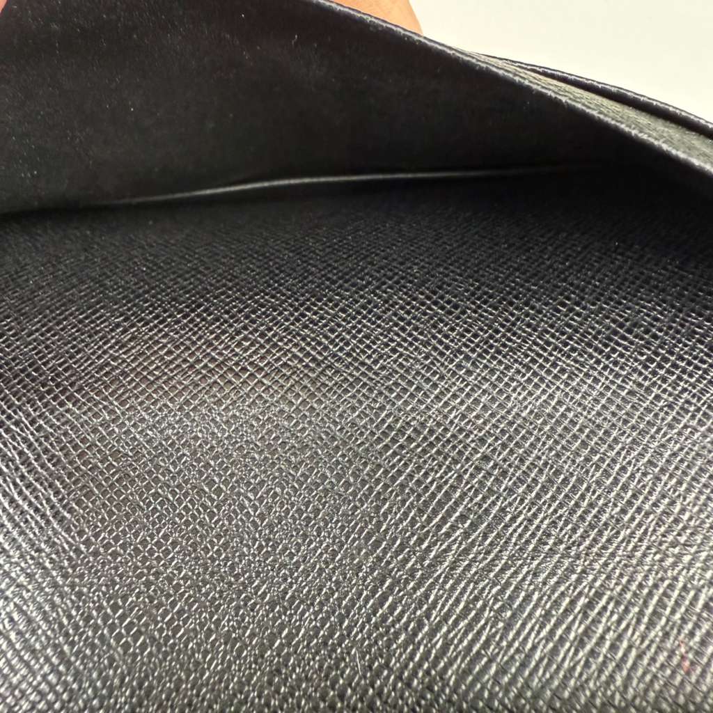 Authentic  Louis Vuitton Epi Long Wallet