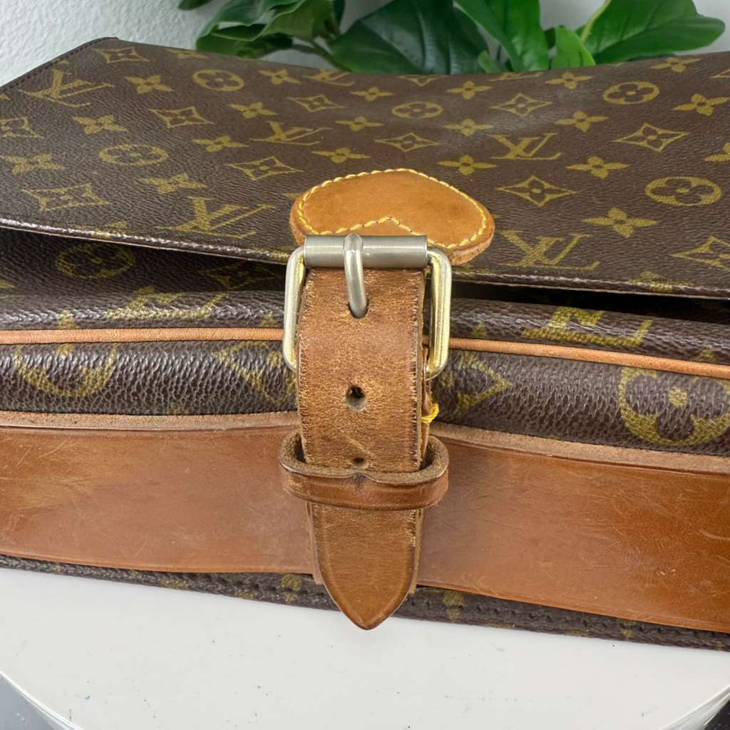 Authentic Louis Vuitton Vintage Monogram Cartouchiere GM Shoulder Bag