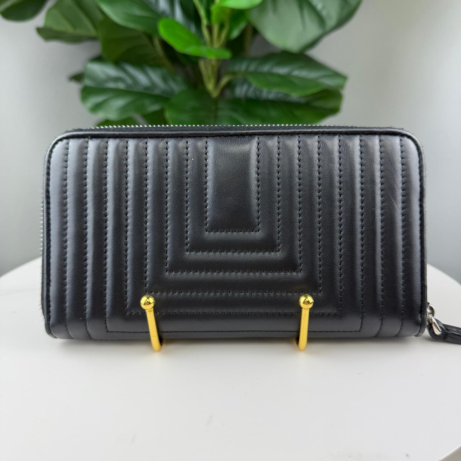 💎Authentic Fendi DotCom LOng Zip  Black Leather Wallet
