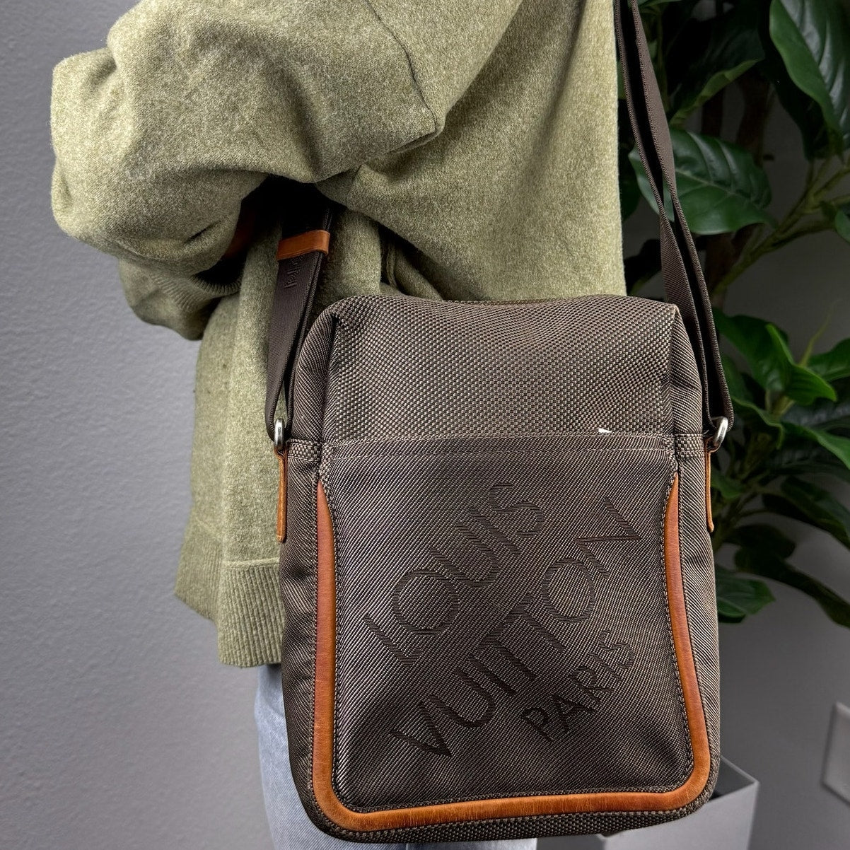 Louis Vuitton Damier Geant Brown Canvas Crossbody Messenger Bag Authentic Pre Owned