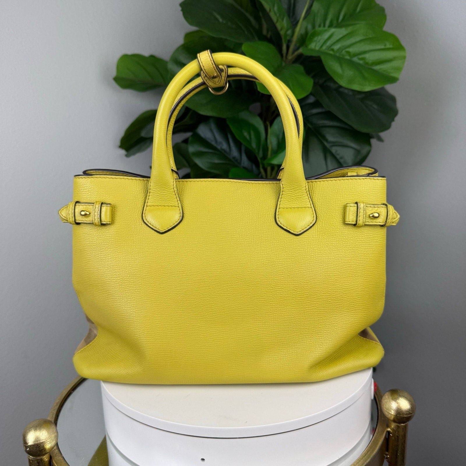 💎Authentic Burberry Grainy Calfskin House Check Medium Banner Tote Yellow