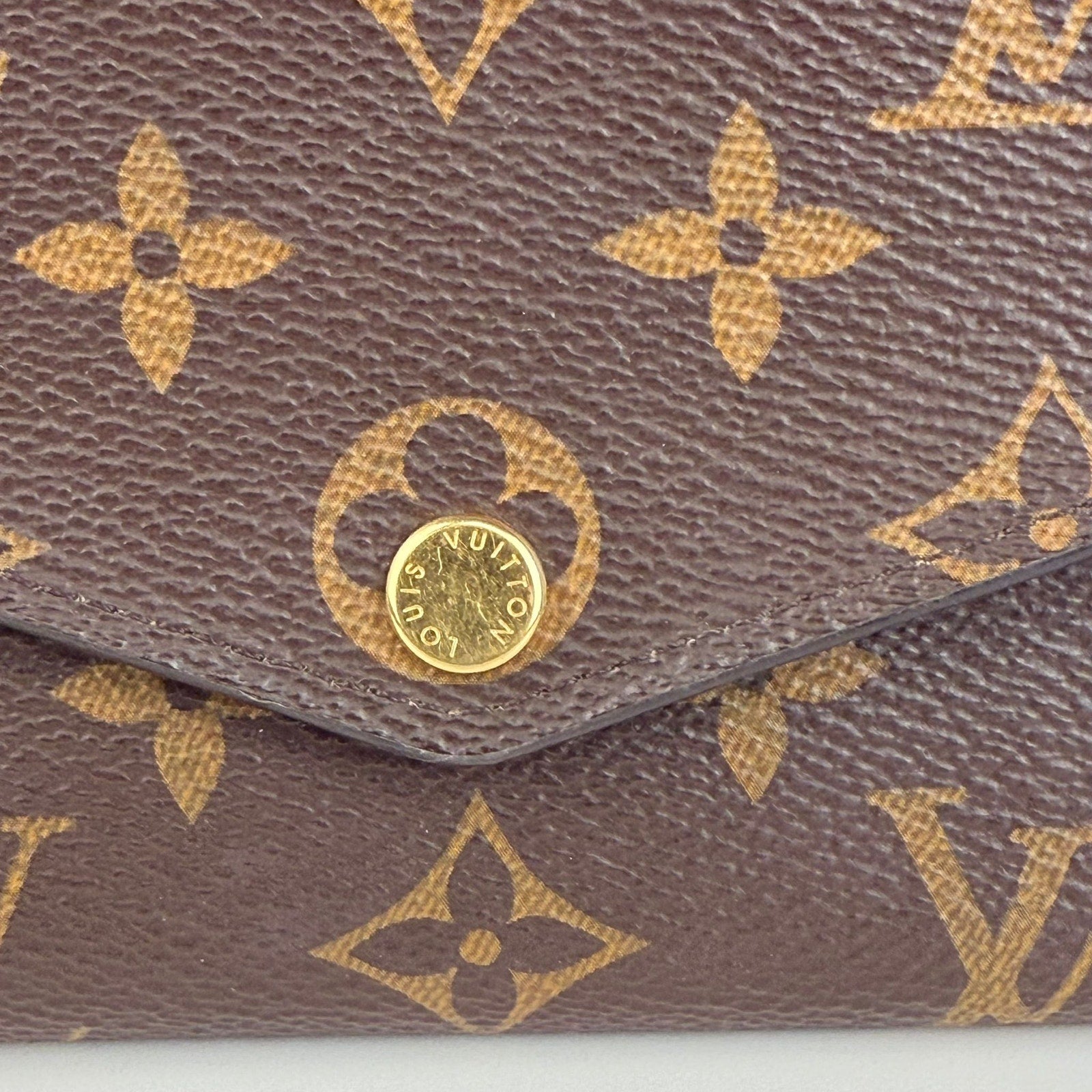 Authentic  Louis Vuitton Portefeuille Sarah Long Wallet