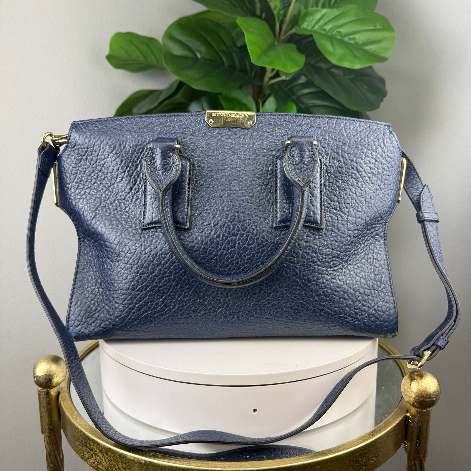 💎Authentic BURBERRY Blue Carbon Signature Grain Leather Medium Clifton Bag