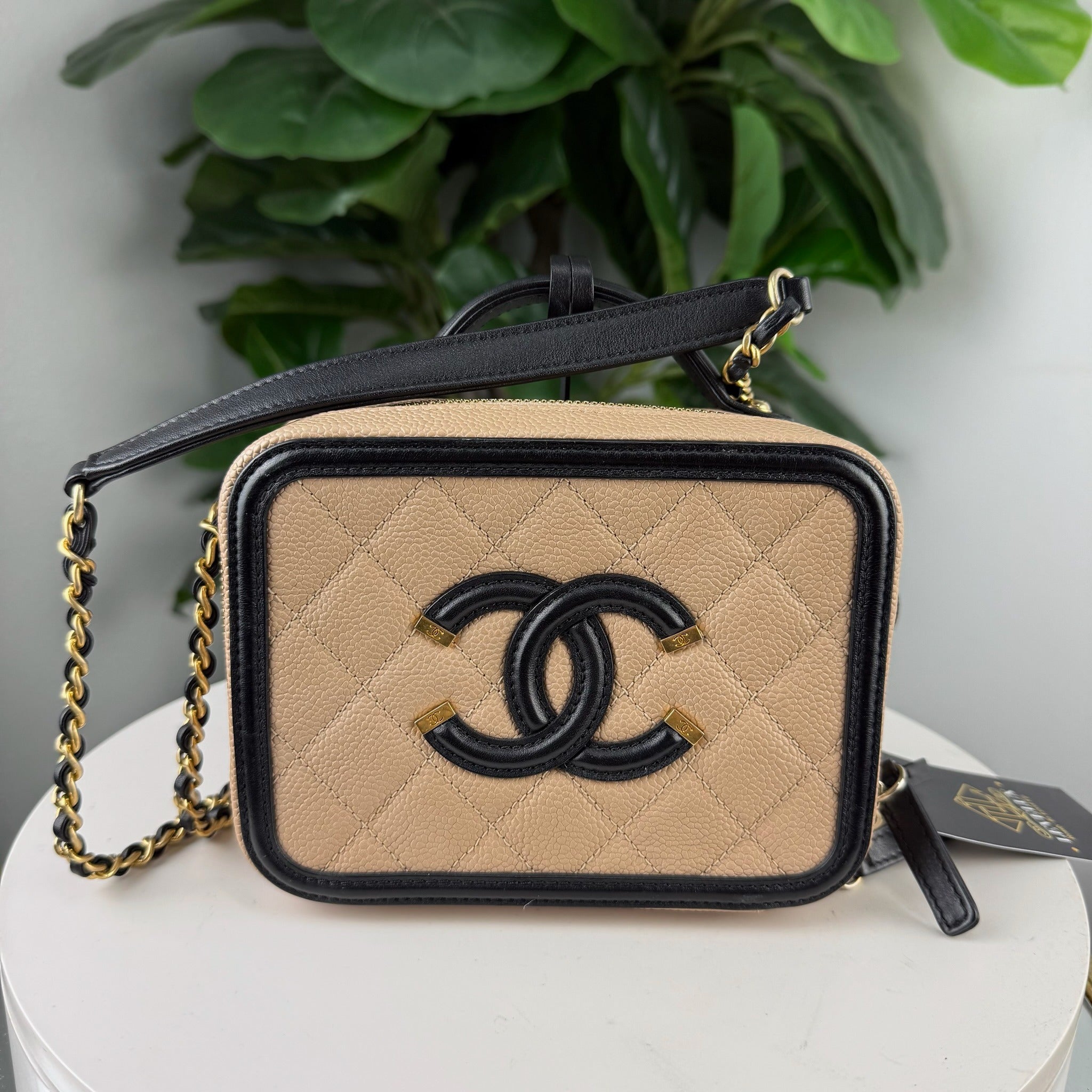 Chanel Filigree Vanity Case beige - front