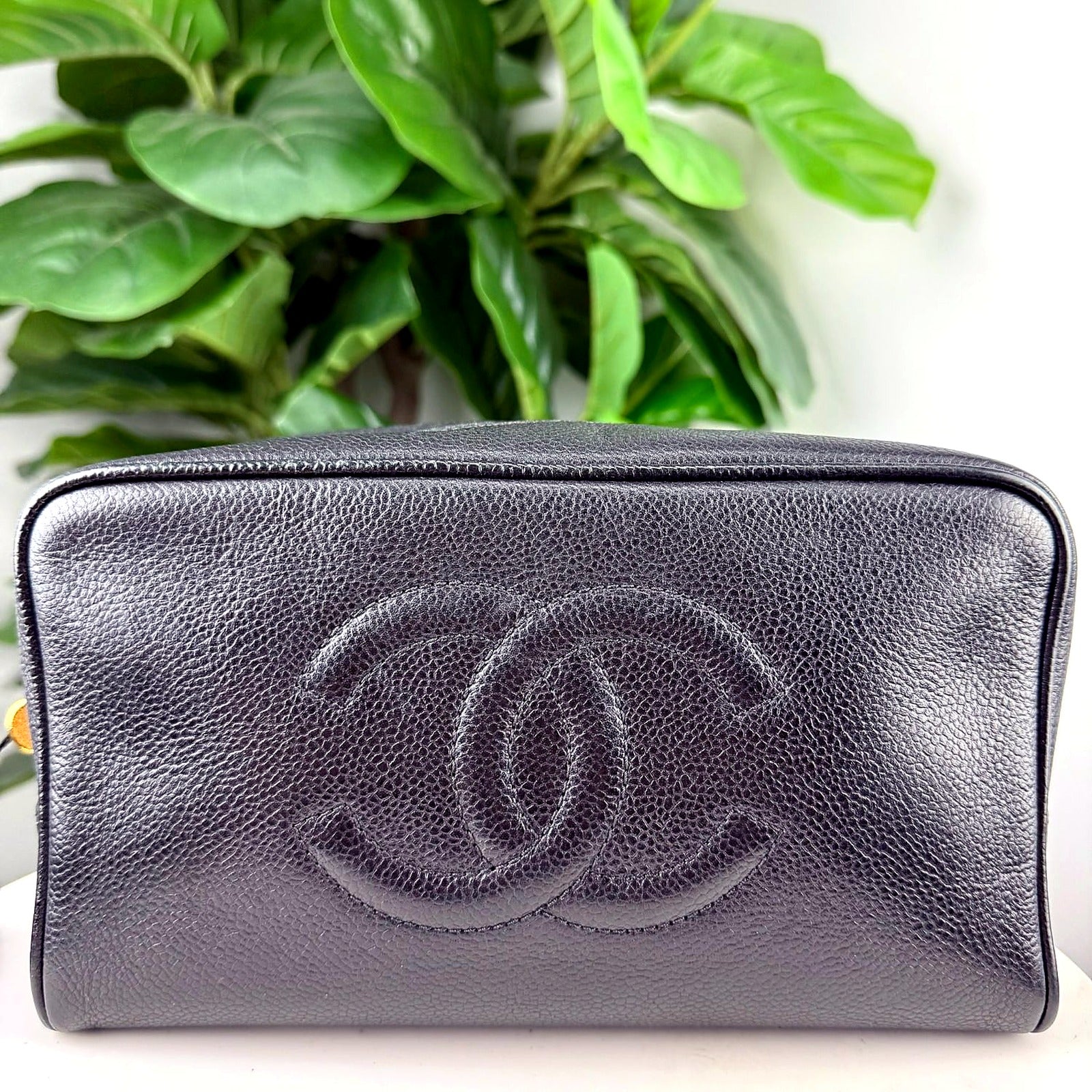 Chanel Vintage Caviar Vanity Case front