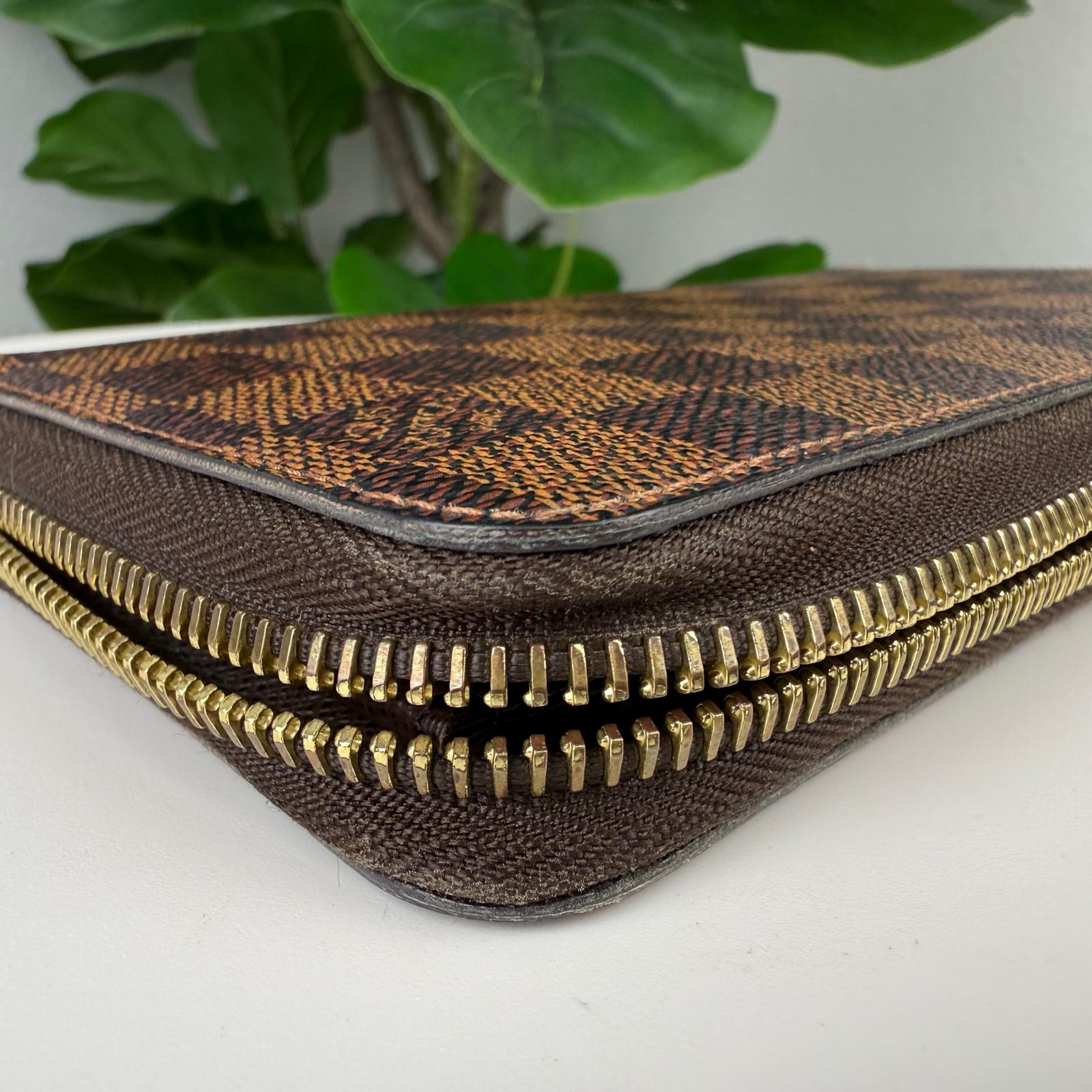 Authentic Louis Vuitton Damier Ebene Zippy Wallet