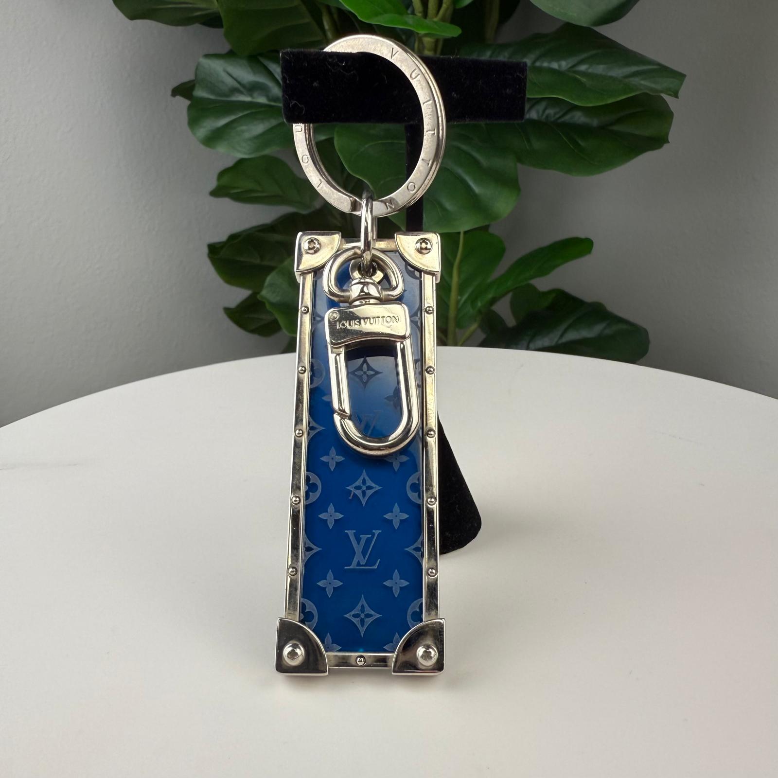 💎Authentic Louis Vuitton Porte Cles Malprism Keyring