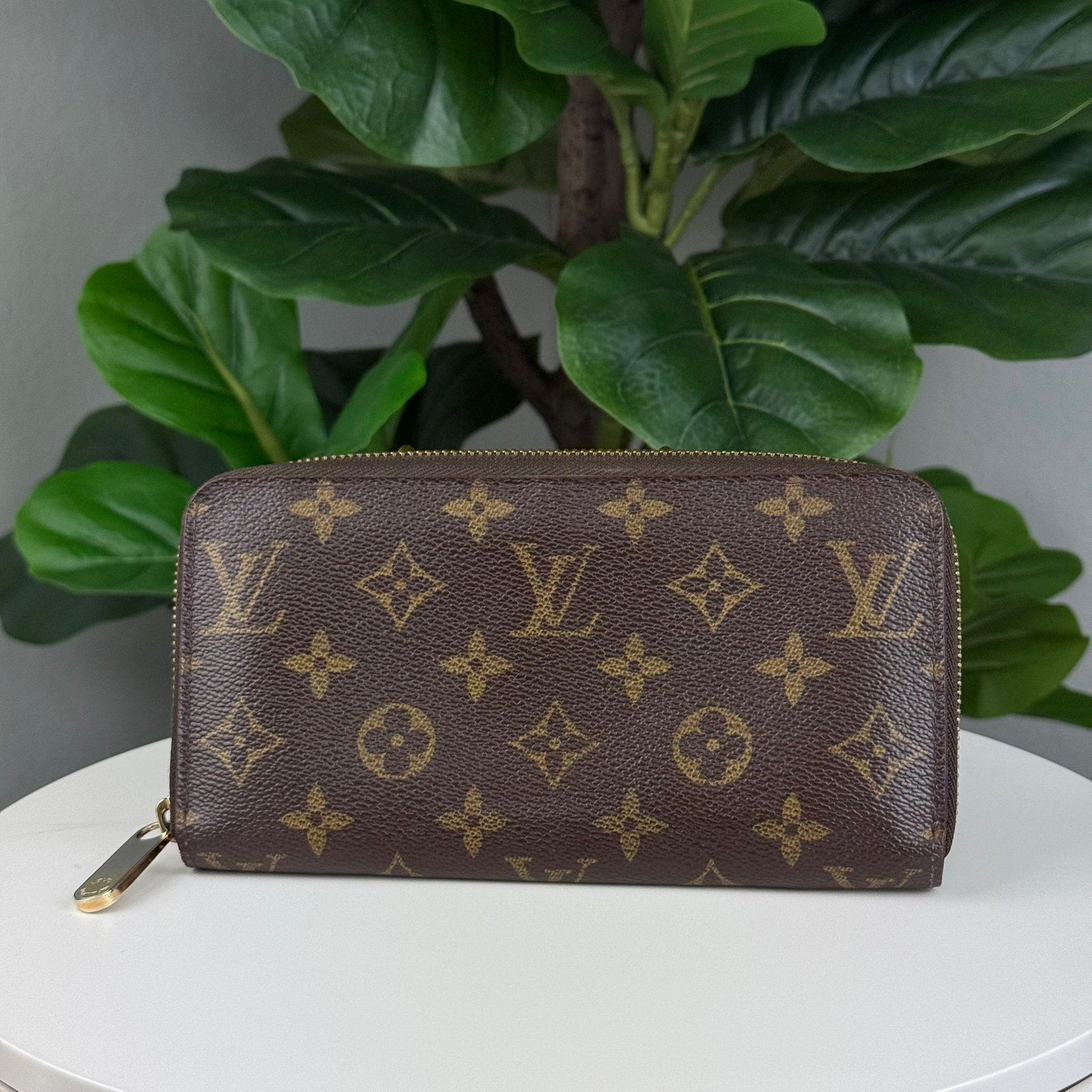 Authentic Louis Vuitton Zippy Long Wallet
