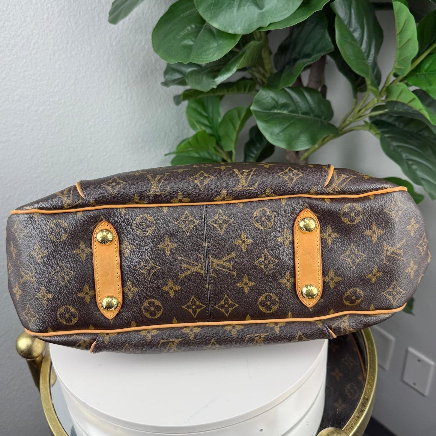 Authentic Louis Vuitton Monogram Canvas Galliera Shoulder Bag