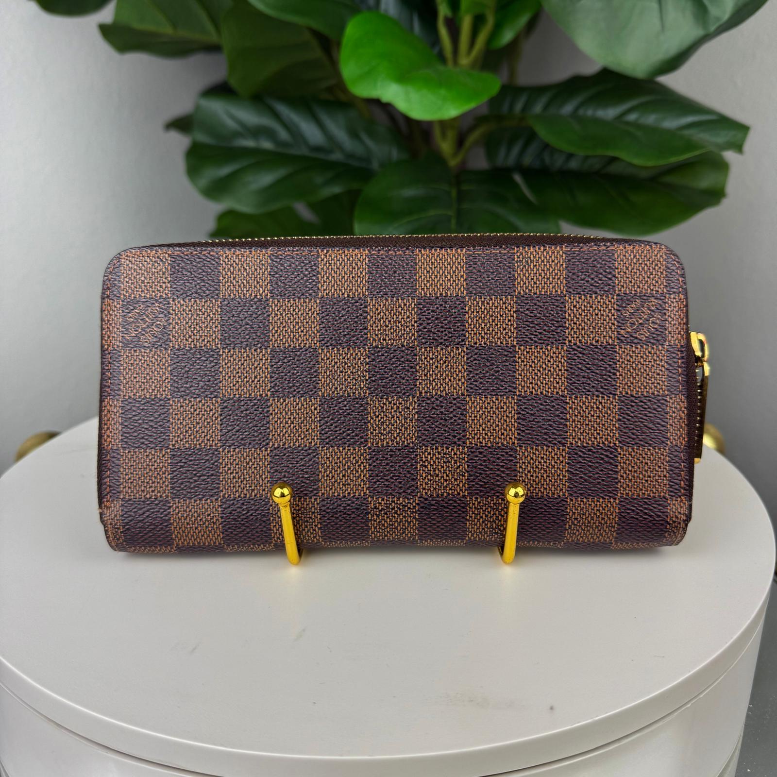 Authentic Louis Vuitton Damier Ebene Zippy Wallet