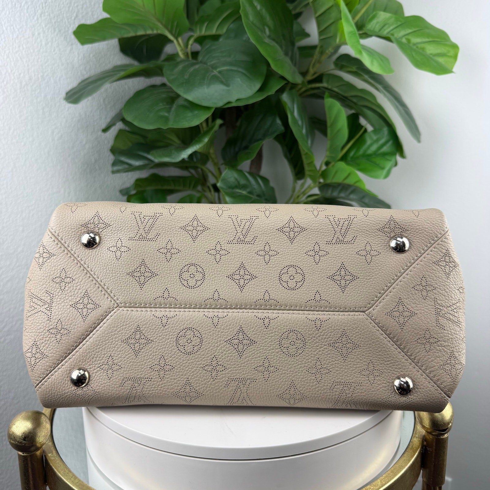 Louis Vuitton Sevres Mahina Leather Galet Beige Shoulder Bag Authentic Pre Owned