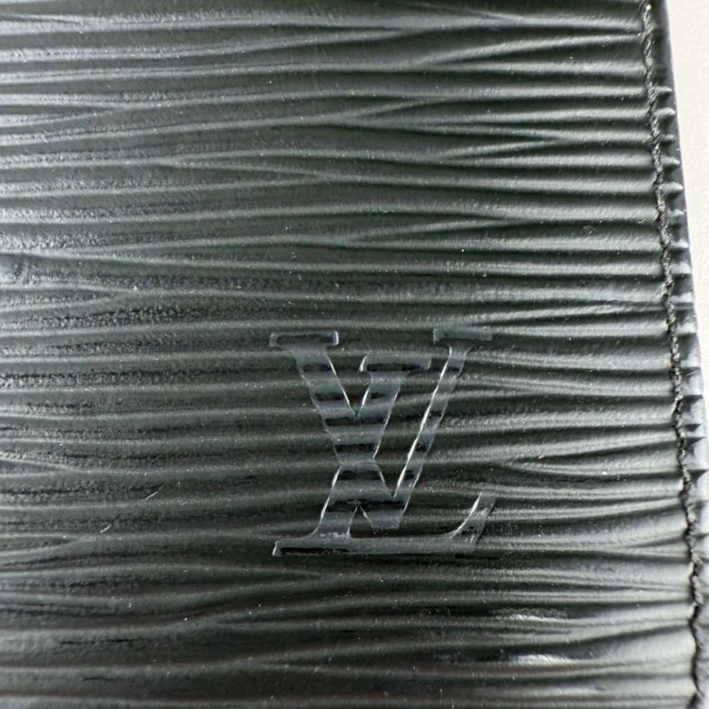 Authentic  Louis Vuitton Epi Long Wallet