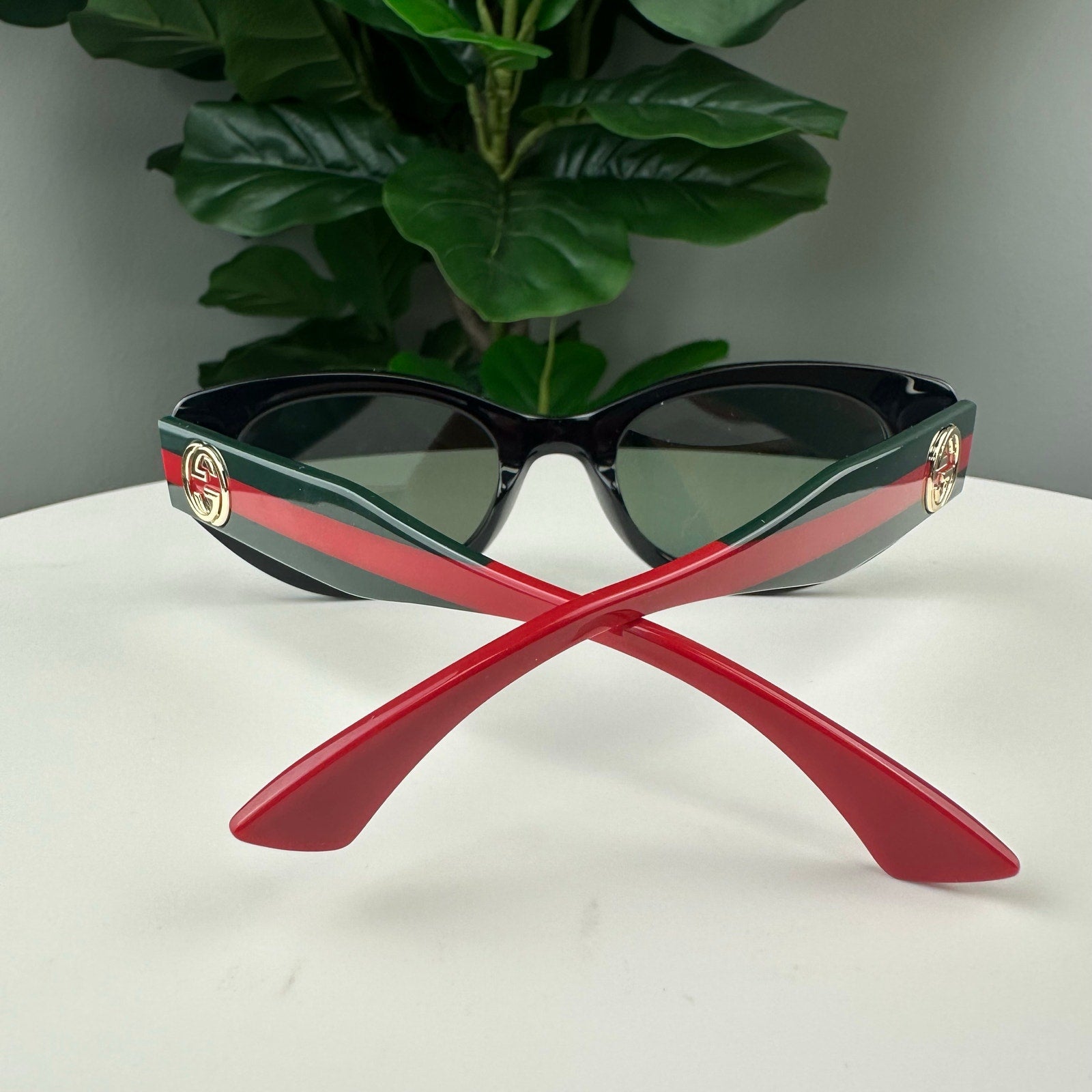 💎Authentic Gucci Black Cat Eye Sunglasses Red Green