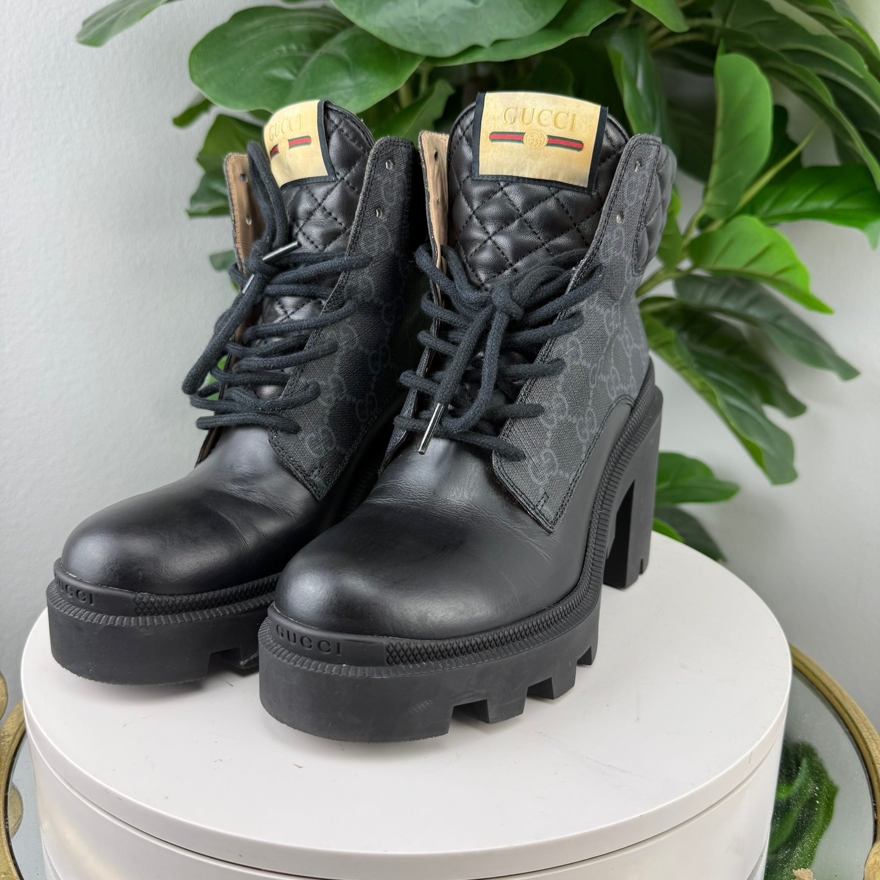 Gucci Trip GG Supreme boots - pair front