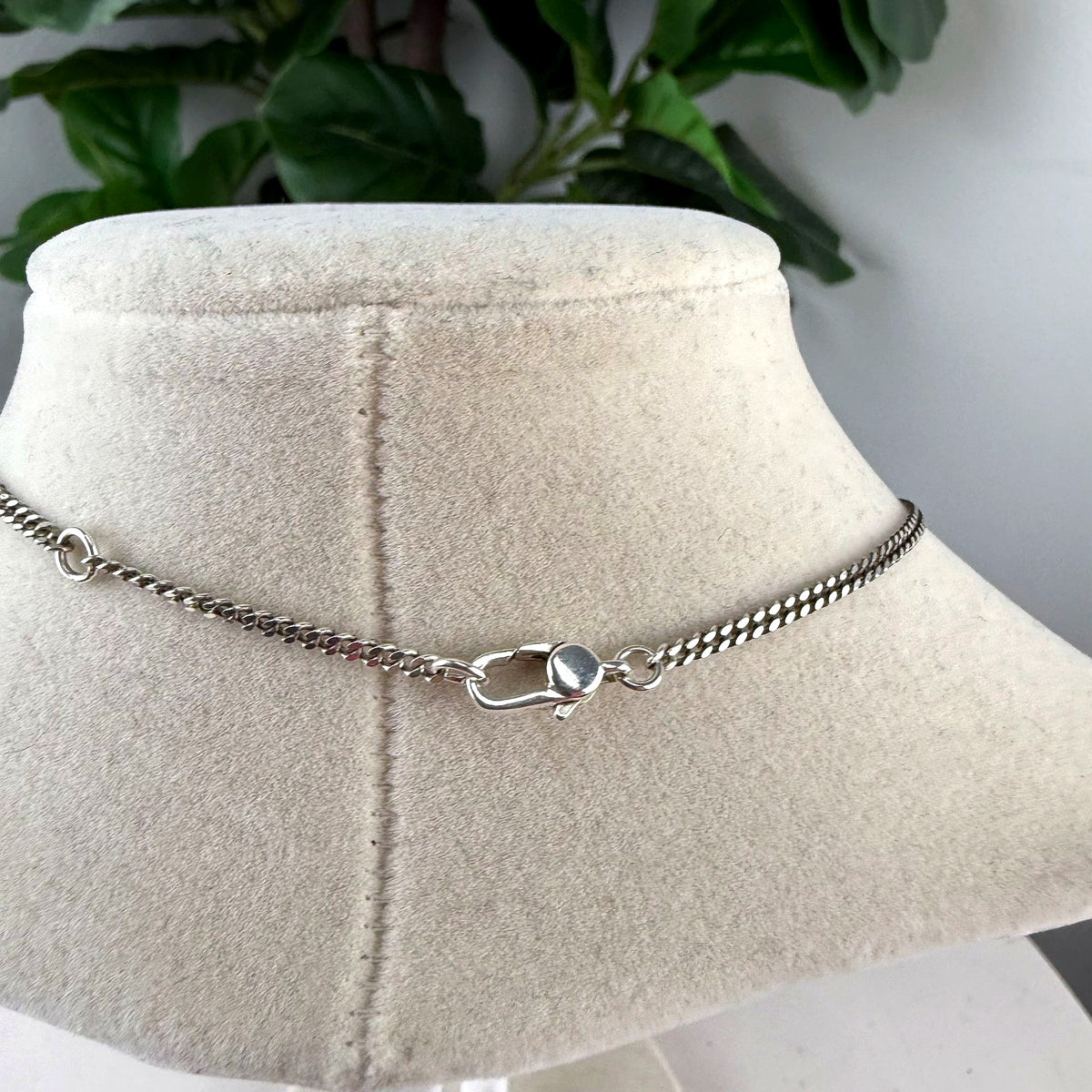 Vintage Sterling Silver Woven Heart Pendant Necklace curb-link chain and lobster clasp detail